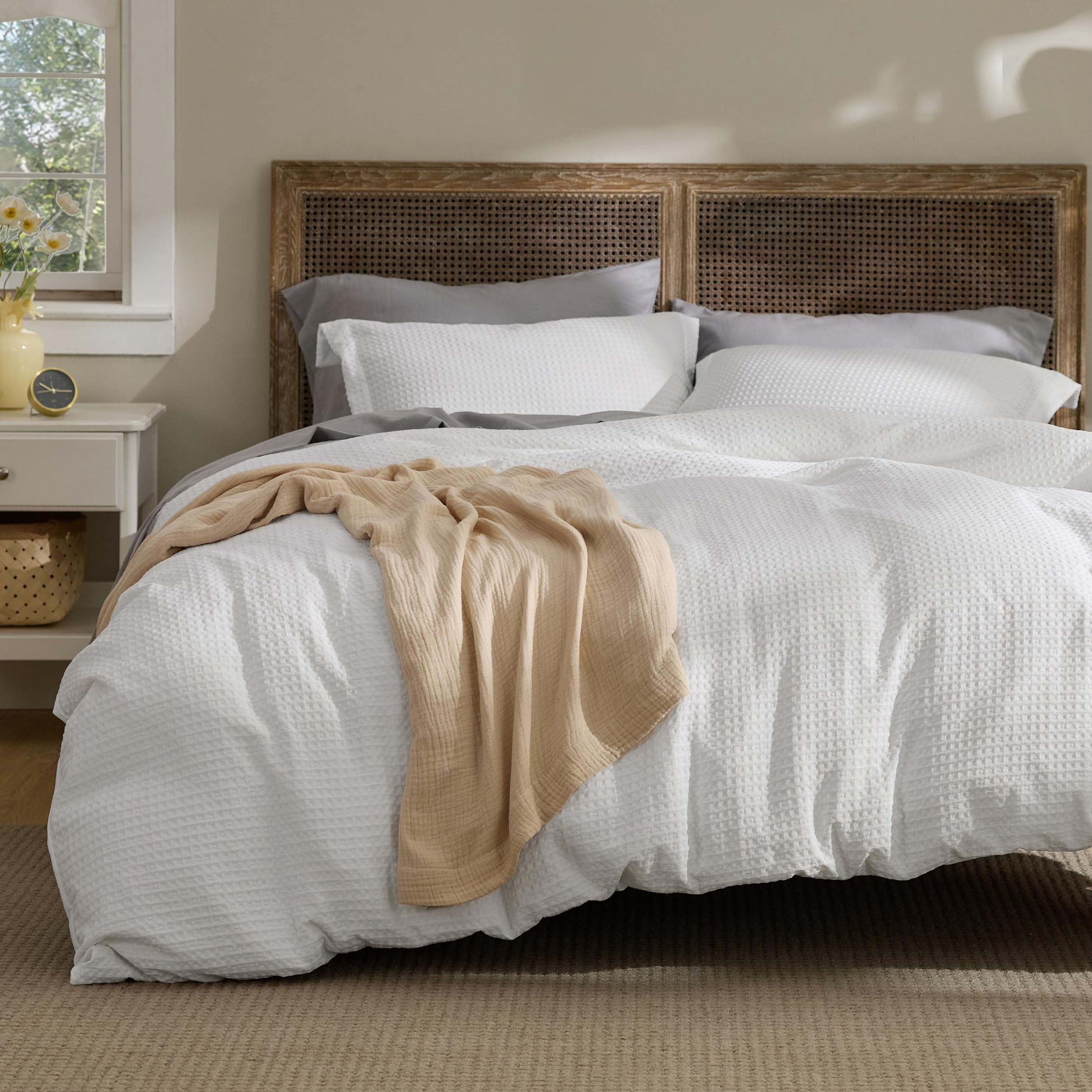 Bedsure Luxury Waffle Duvet Cover Queen Size - Textured Duvet Cover Set, Soft, Breathable Bedding Set (90"x90") with 2 Pillow Shams for All Season, Pure White, Comforter Not Included