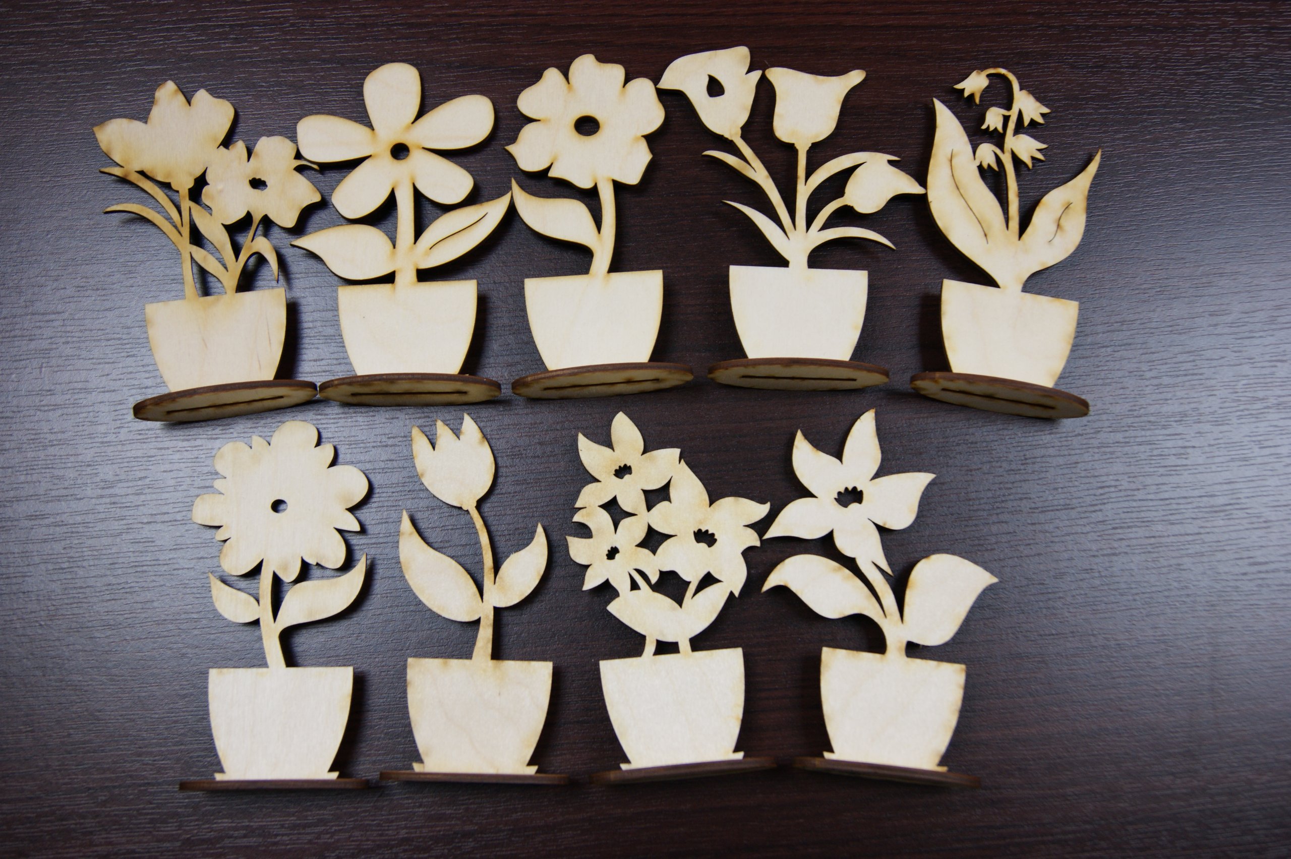 Decocraft (9X) Fl Plain Wood Wooden Stand Flowers Embelishments Craft Shapes Blank Daisy