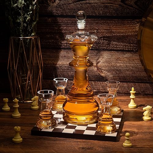 Miniatura 6 de The Wine Savant - Juego de decantadores de ajedrez de 12 pulgadas de alto con 4 vasos de chupito de 4 onzas, regalos de jugadora de ajedrez, whisky,