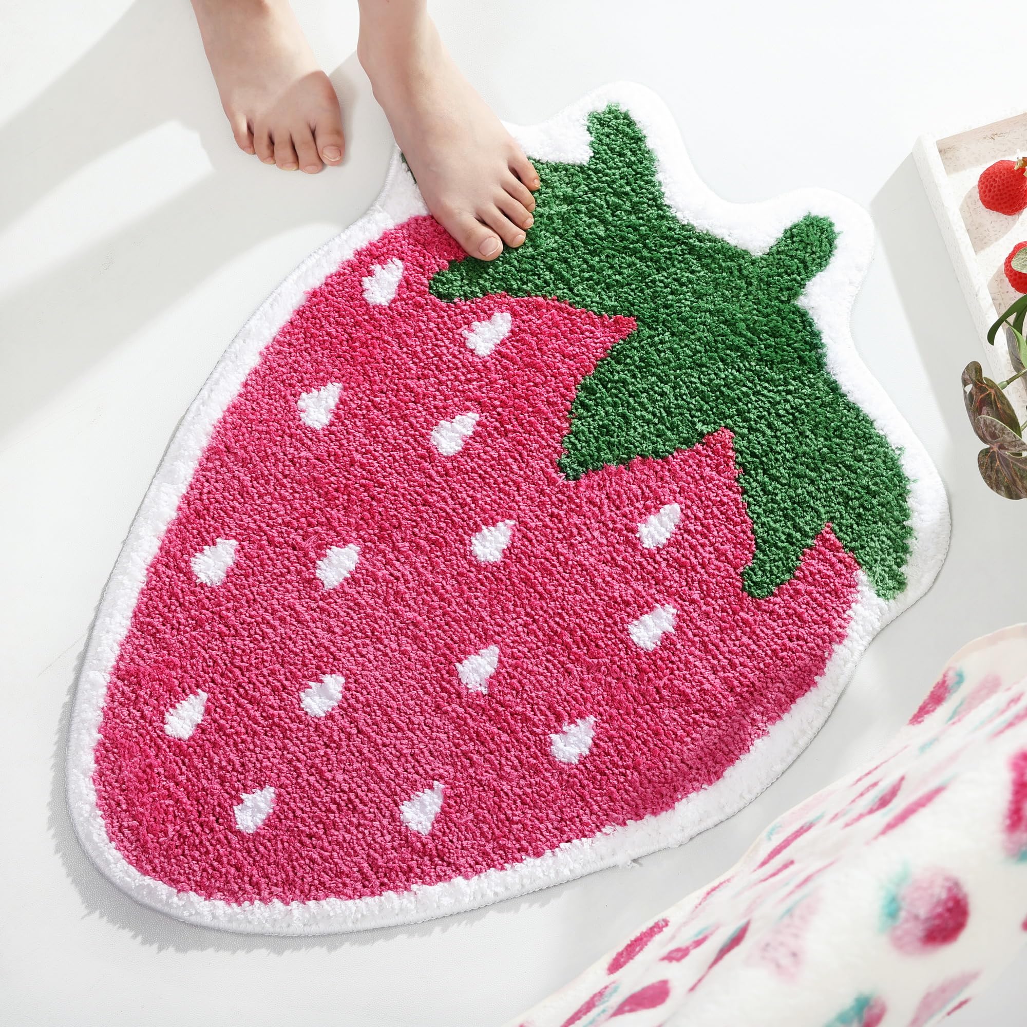 Amazon.com: FROZZUR Pink Strawberry Bath Mat, Bath Mats for