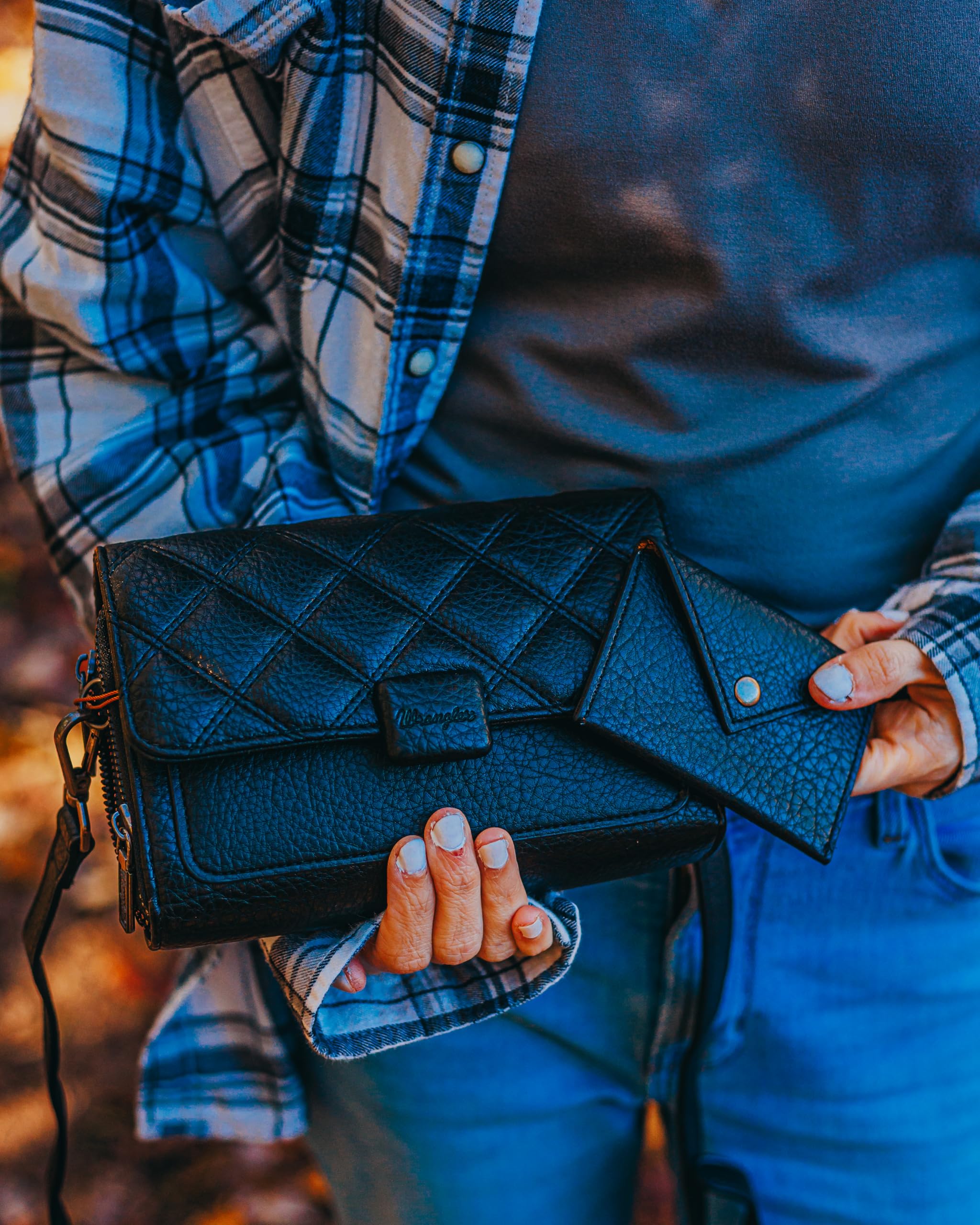 Wrangler - Monederos cruzados para mujer con bloqueo RFID con correa cruzada