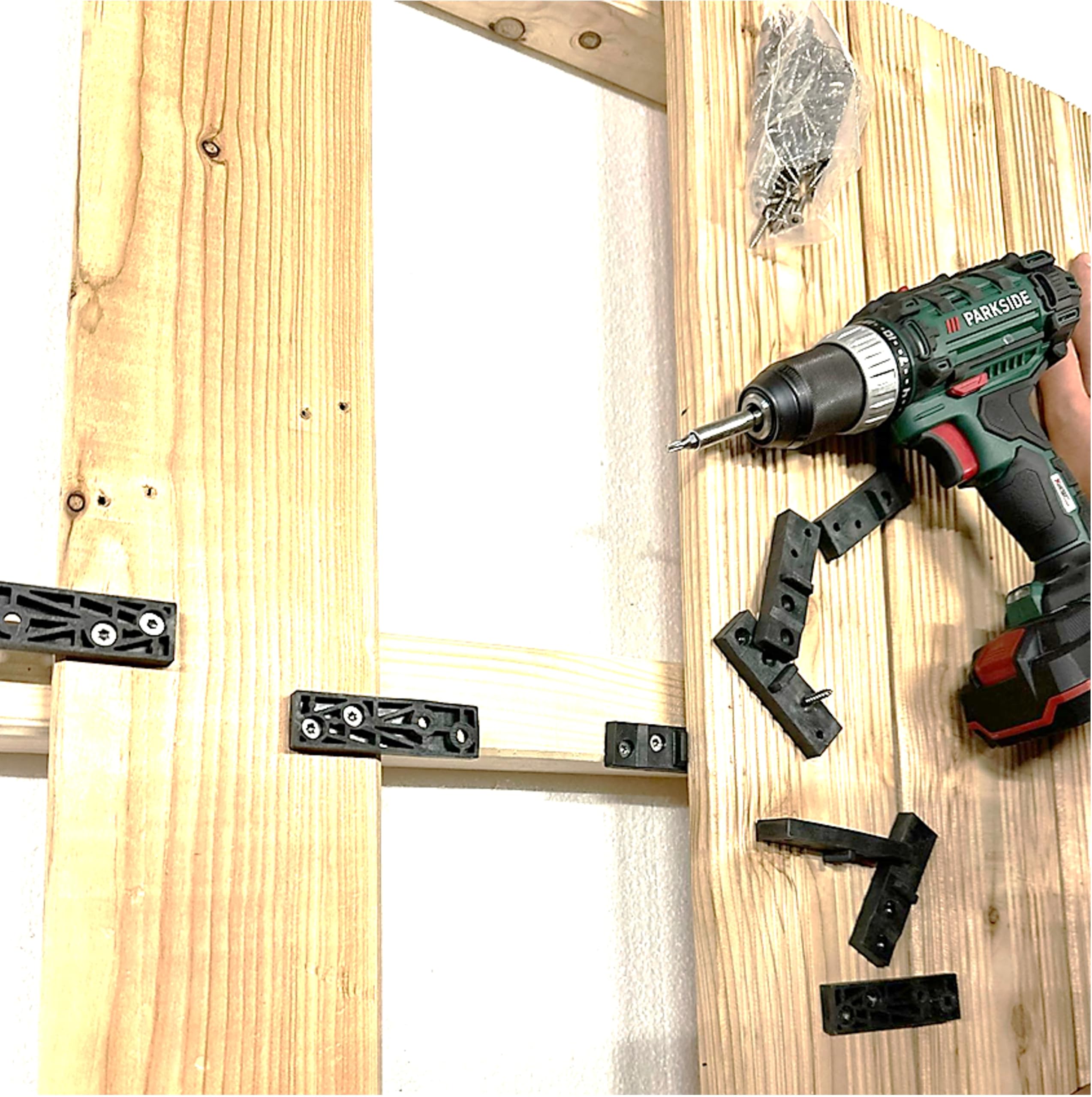 Abstandhalter für Terrassendielen verdeckte Befestigung Fugenbreite 2 mm / 4 mm oder 7 mm Inkl. Edelstahl Schrauben + 1 Bit (100, HOLZ Unterkonstruktion, 4 mm Fugenbreite)