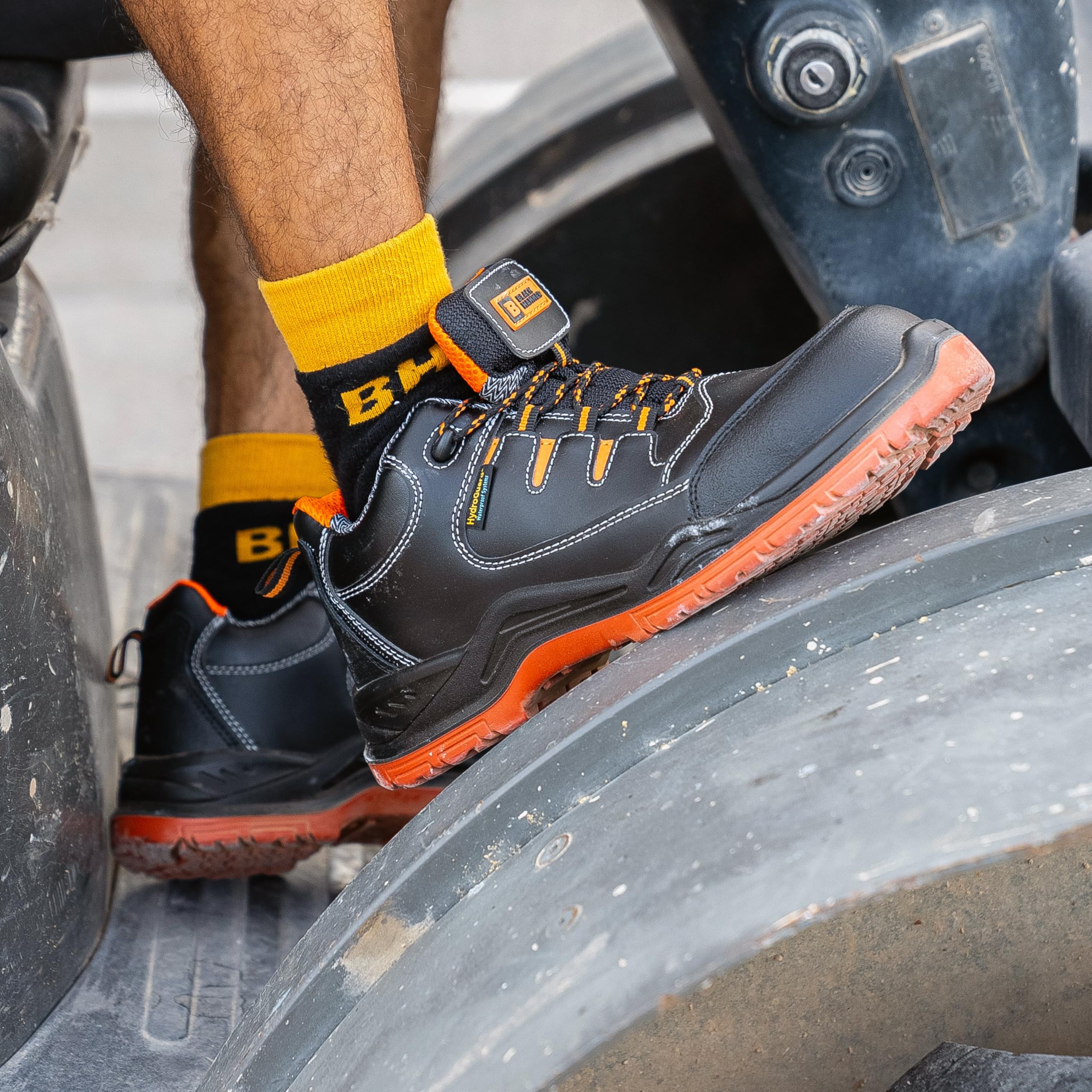 BLACK HAMMER Deportivas Impermeables Ligeras con Puntera Composite Entresuela Kevlar y Seguridad S3 Zapatos para el Trabajo Sujeción Extra en los Tobillos Senderismo 9007 (43 EU)