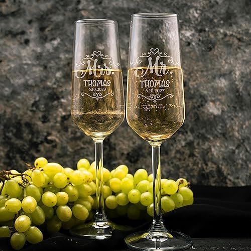 Miniatura 3 de Personalized Wedding Champagne Flutes for Bride and Groom - Set of 2, 9 Designs - Champagne Glasses for Engagement with Last Name and Date, Mr & Mrs