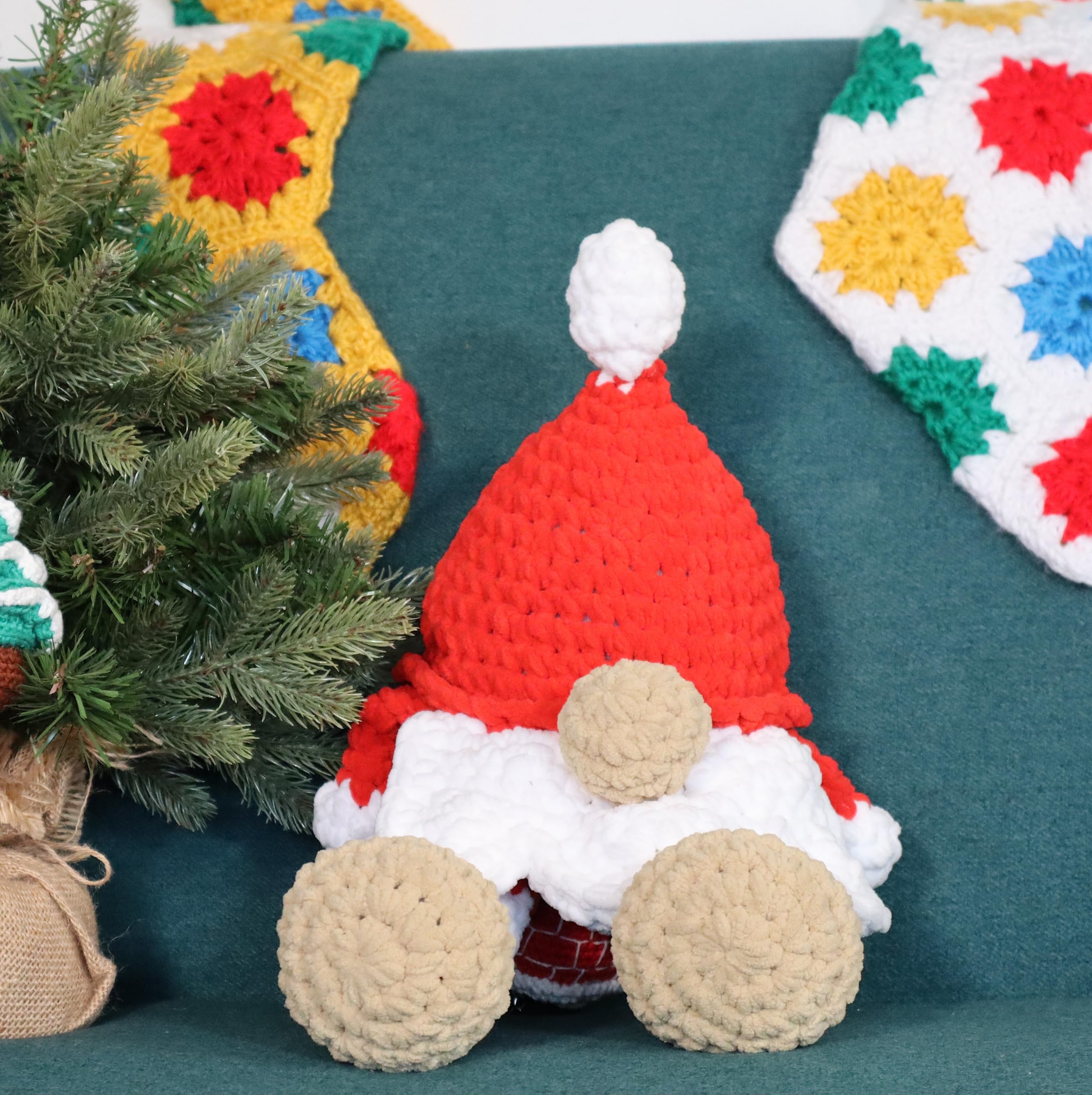 KNITTY CRITTERS Hello Crafts - Make Christmas - Jingle The Gnome - Crochet kit
