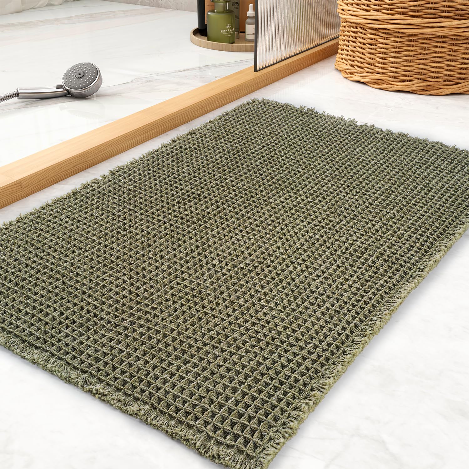 Waffle Bath Mat, Super Absorbent Non Slip Bath Mat Ultra Soft Bathmat Machine Washable Bath Rugs with Tassels, Beside Tub, 20" x 32", Green