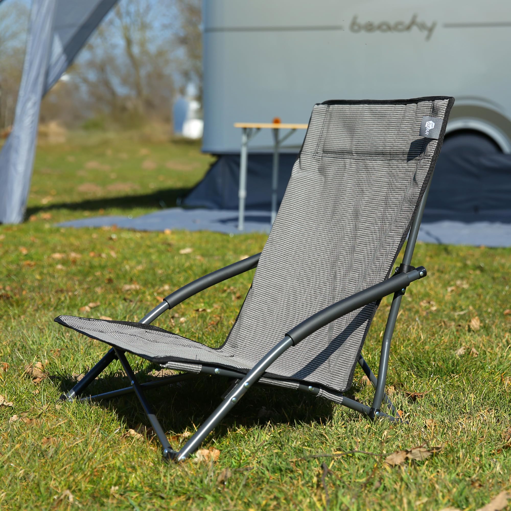 your GEAR Campingstuhl Olbia – Faltbarer Klappstuhl, stabil, durchlässiges Textilene, hohe Rückenlehne, gepolsterte Kopfstütze, ideal für Strand, Angel, Camping
