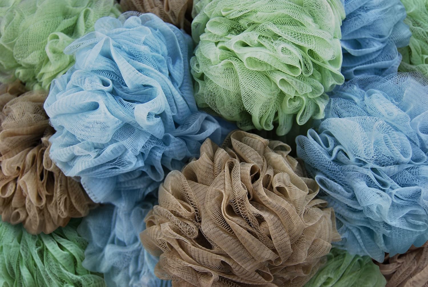 Loofah Bath Sponge XL 70g Set of 6 Spa Colors by À La Paix - Soft Exfoliating Shower Lufa for Silky Skin - Long-Handle Mesh Body Poufs- Men and Women's Luffas - Soft Texture - Full Cleanse & Lather : Beauty & Personal Care