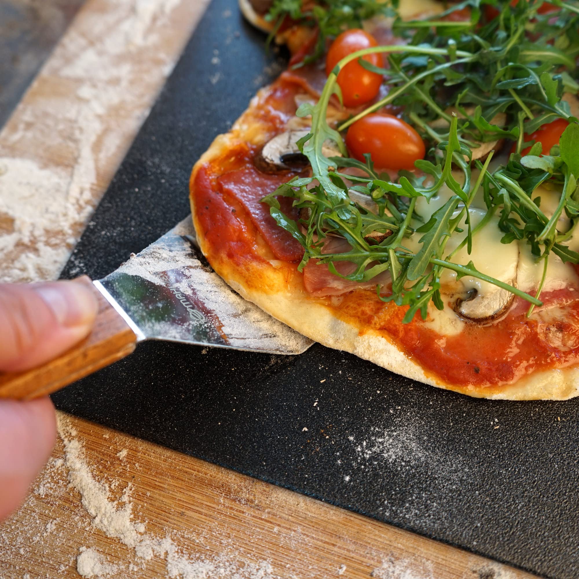 Mahlzeit 4-teiliges Pizza Set | Pizzastein mit Schaufel, Pizzaschneider und Spachtel | Pizzastein für Backofen und Grill | Pizza Zubehör Set, Pizzastein Set, Pizza stone, Grillstein, Backstein