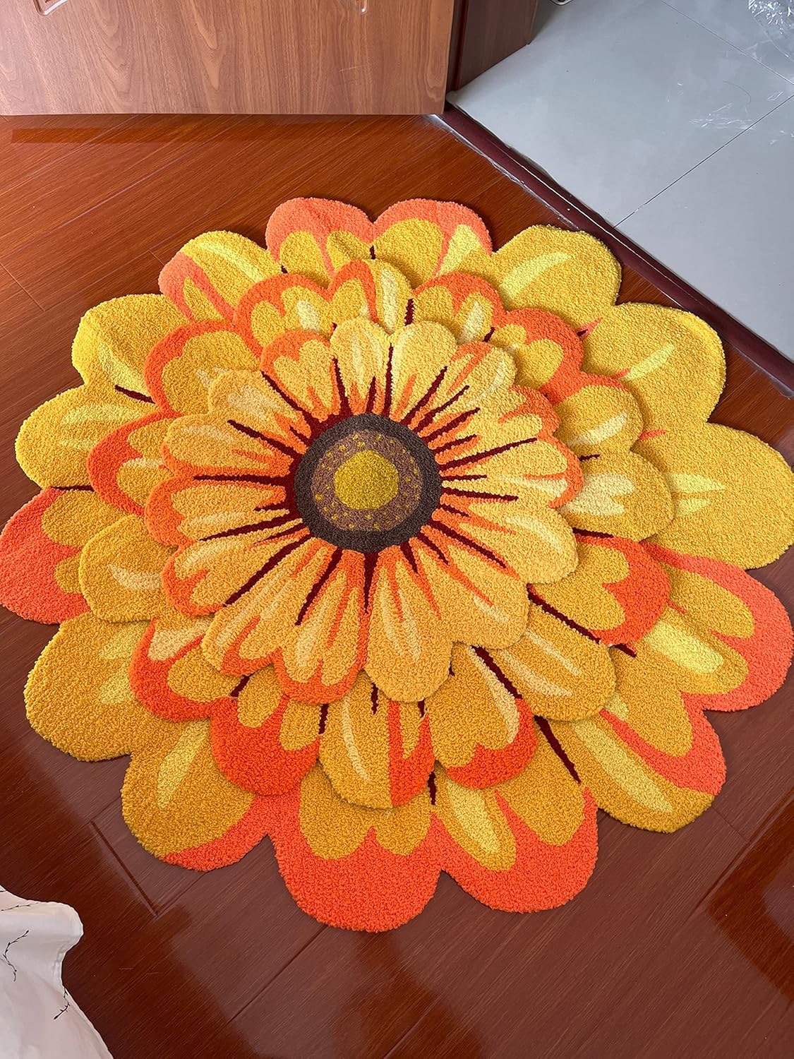 Yellow Sunflowers Shape Area Rugs,Hand Woven Round Floral Bath Rug for Bedroom,Playroom,Kitchen,Bathroom,Non-Slip Washable Small Carpet,25.6" X 25.6"