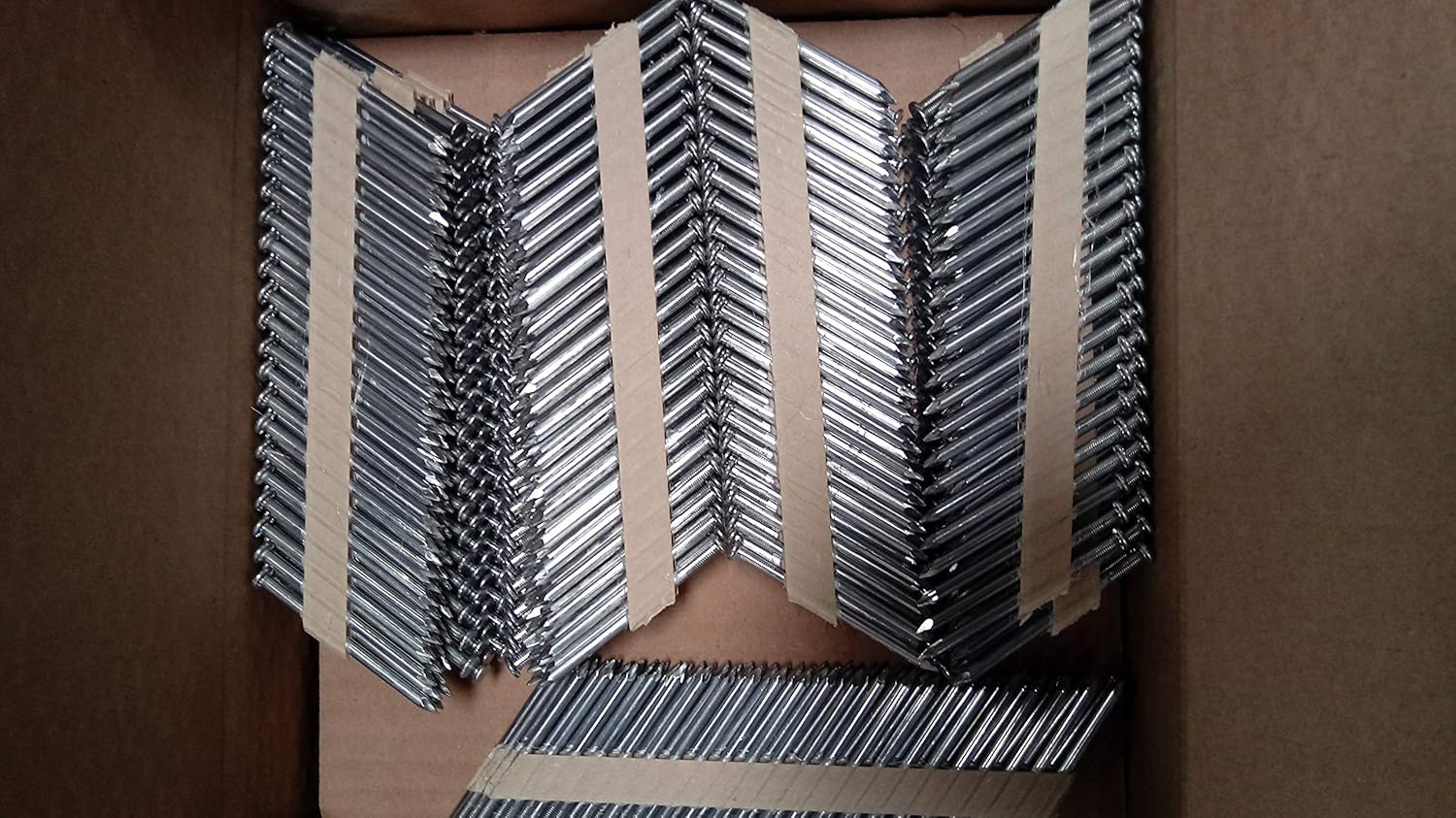 34 Degree Paper Tape Hardware Nails 2 1/2" x .131 Hot Dipped Galvanized 2000 Count