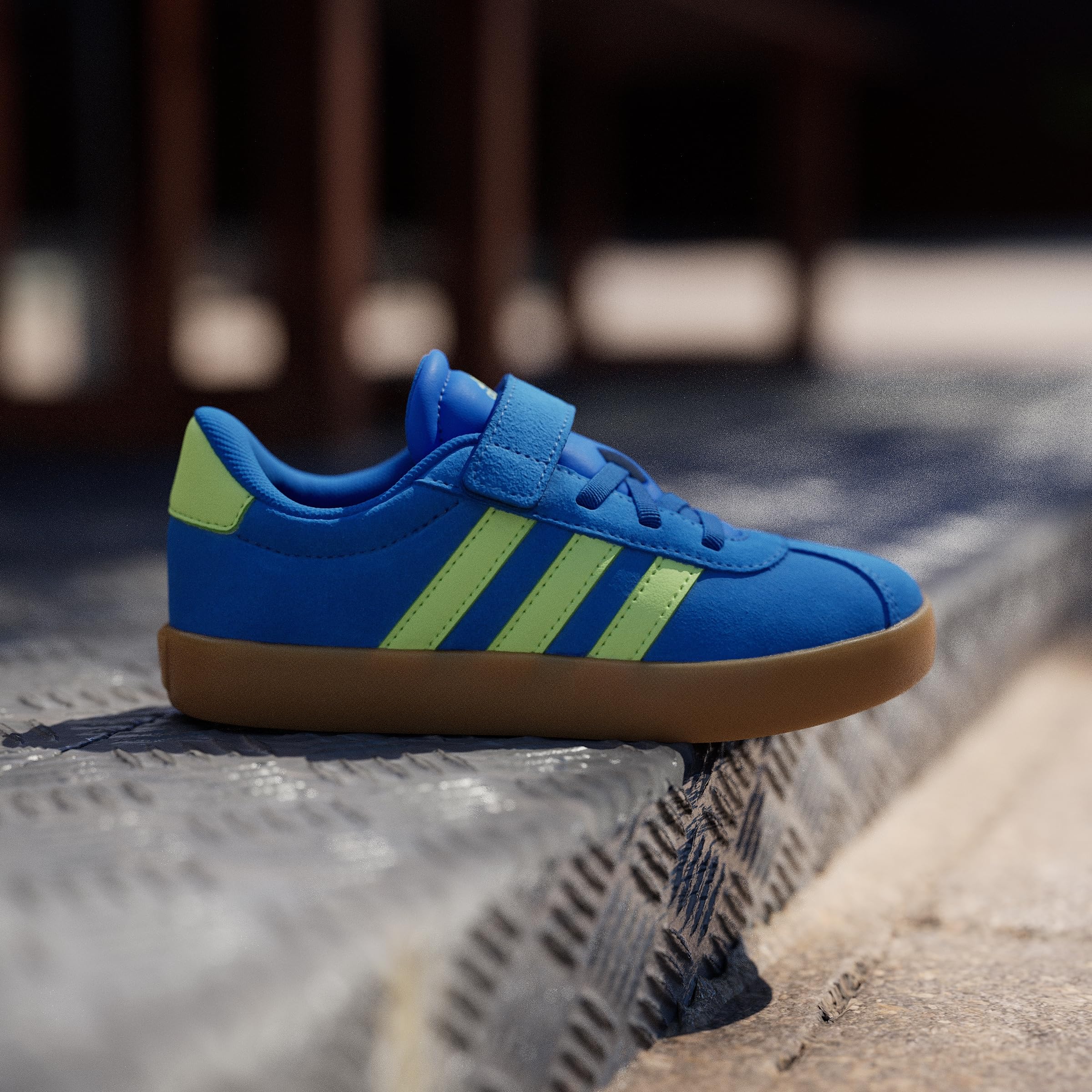 adidas Unisex - Bambini e Ragazzi VL Court 3.0 Hook And Loop Shoes Kids, Bright Royal/Pulse lime/GUM10, 32 EU
