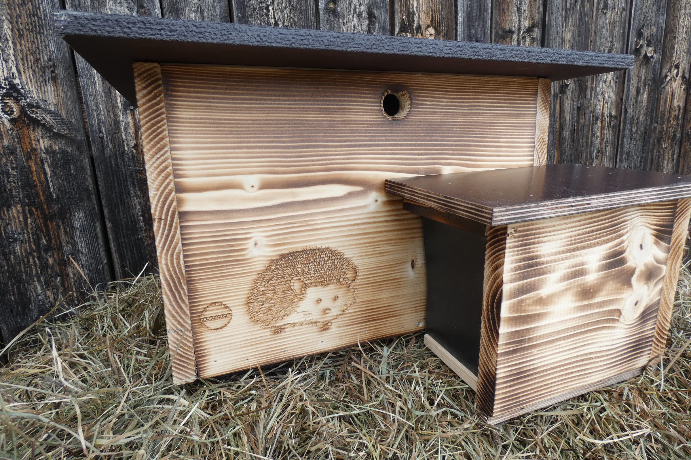 Qualität aus Niederbayern ARBRIKADREX Igelhaus 45cm x 40cm x 28cm Igelhotel 20mm Vollholz Winterfest Kein Bausatz: easytouch-Rattenklappe und Boden, optional mit Labyrintheingang,