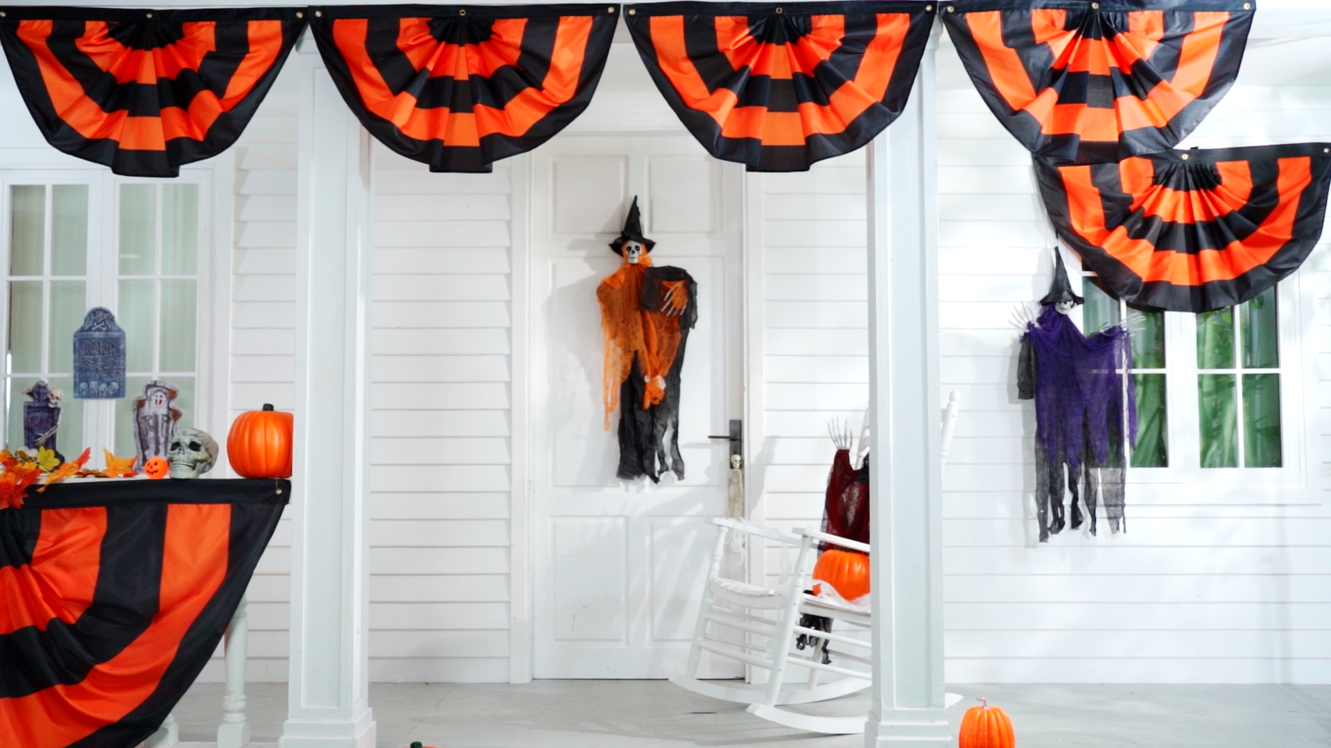 VURYAPI 2-delige Halloween Bannerpakket – Kleurrijke Slinger Met 24 Driehoekige Vlaggetjes Voor Binnen En Buiten, Perfect Voor Feestdecoratie En Griezelige Sfeer