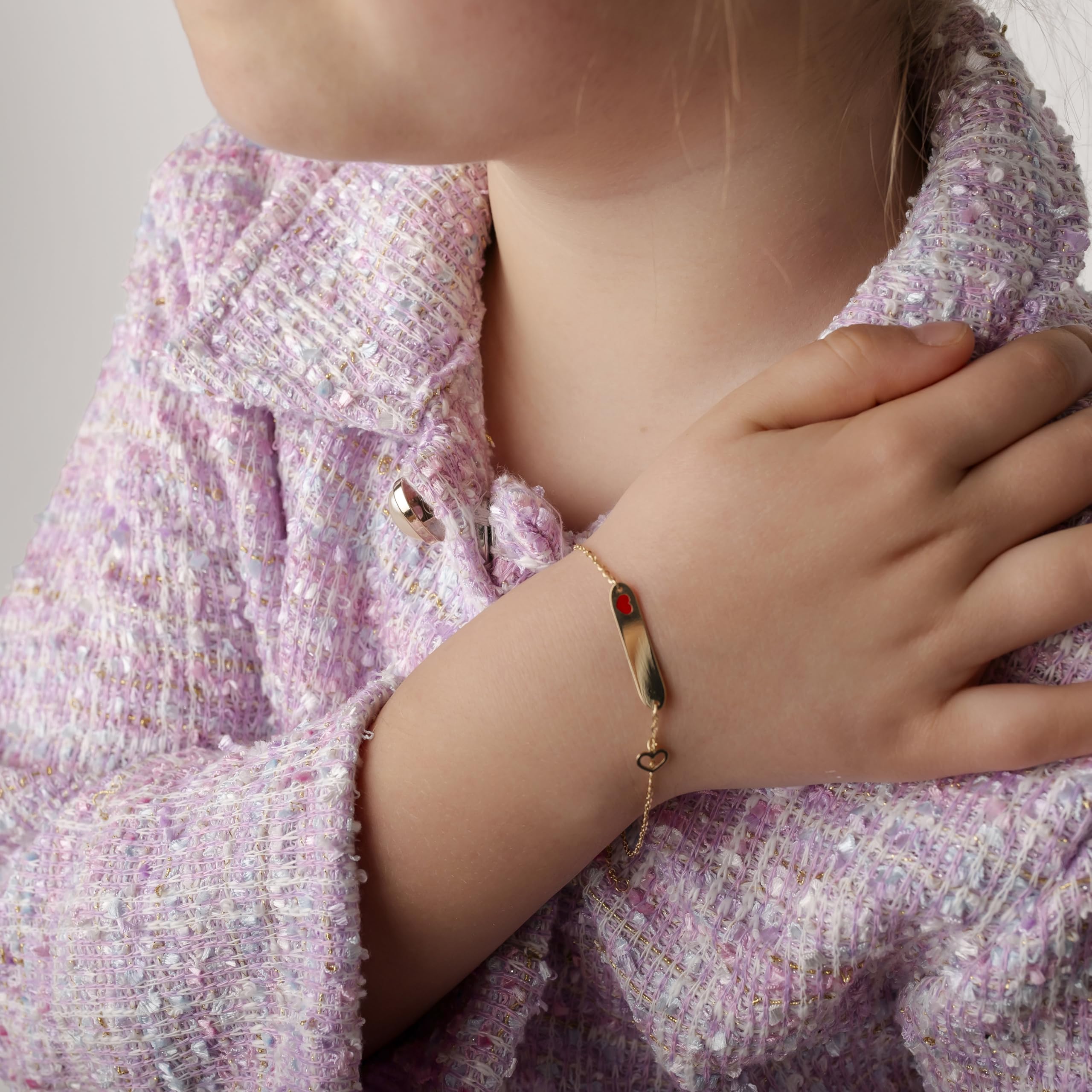 Sakrami Bracciale Bambina o Bambino in Oro 9KT con Cuore Smaltato Rosso e Cuore Pendente – Idea Regalo per Nascita, Battesimo o Comunione con Scatola Personalizzabile con Dedica Incisa
