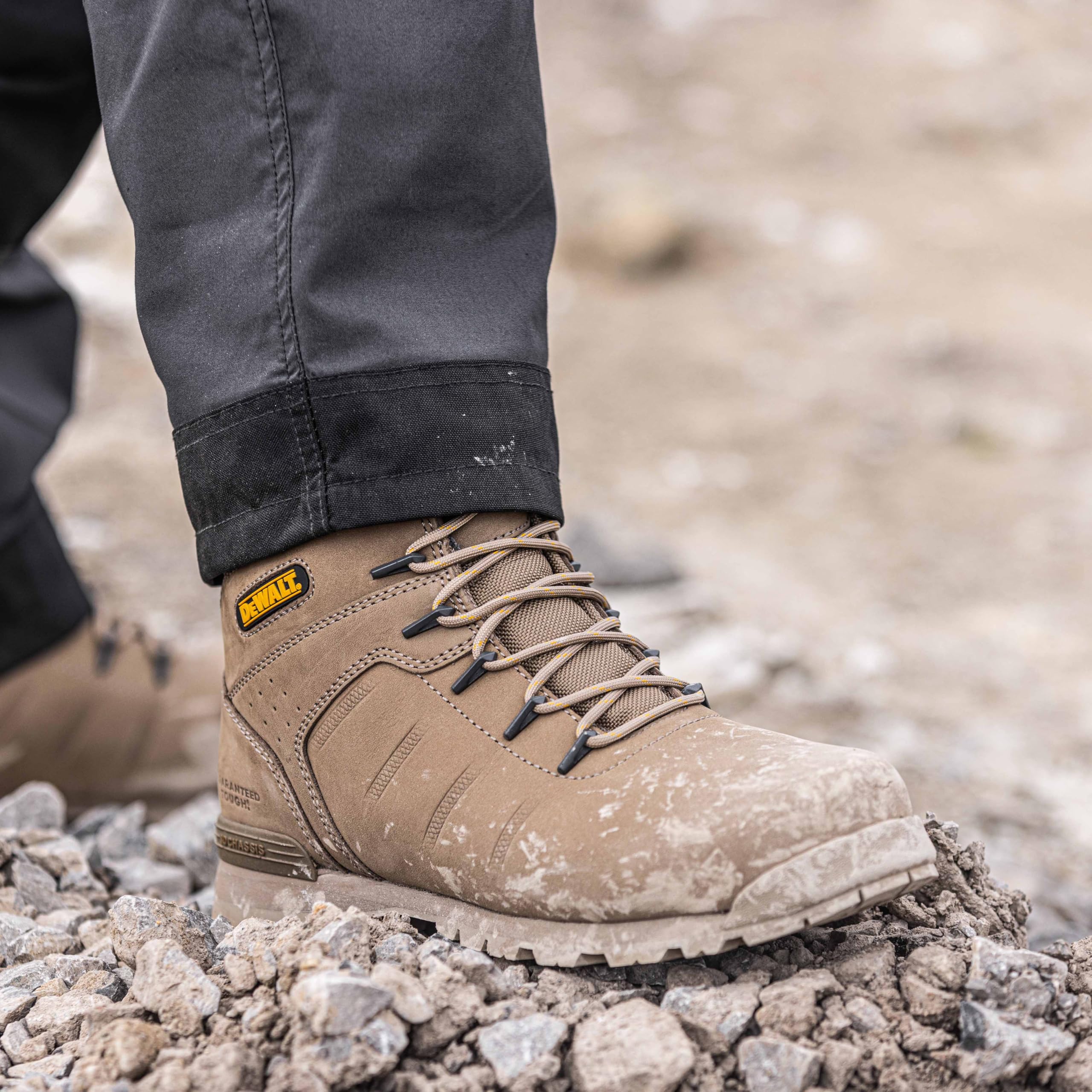 DEWALT Carlisle - Botas de trabajo ligeras de piel nobuk para hombre, puntera de seguridad de acero, ligera