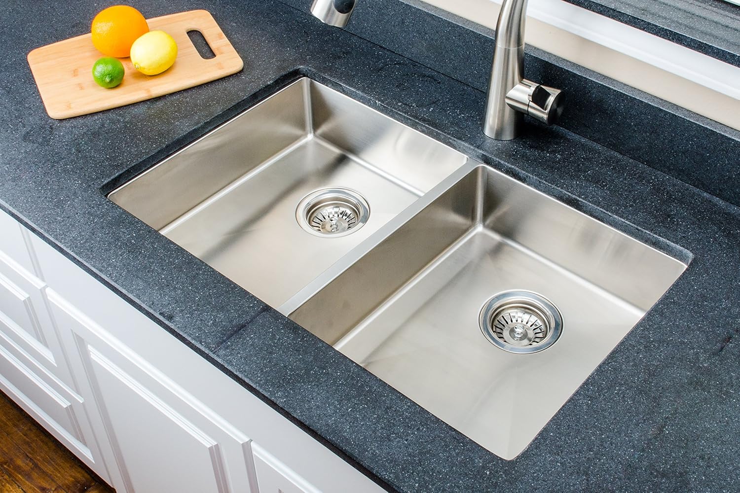 Wells Handcrafted 30-inch 18-gauge Undermount 50/50 Double Bowl ADA Compliant Stainless Steel Kitchen Sink with Strainer