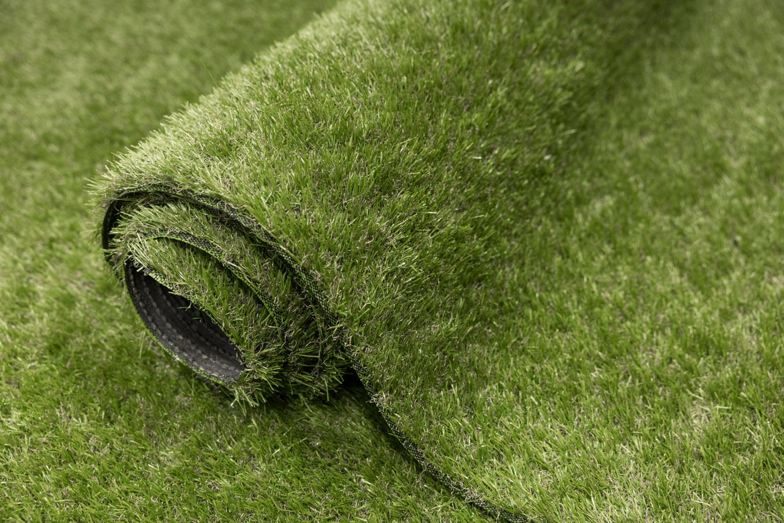 Kunstrasen Bella 30mm 250x500 cm Grün – Outdoor Rasenteppich nach Maß, wasserdurchlässig, weich, für Balkon, Terrasse, Garten & Poolbereich, Meterware, weich Artificial Grass