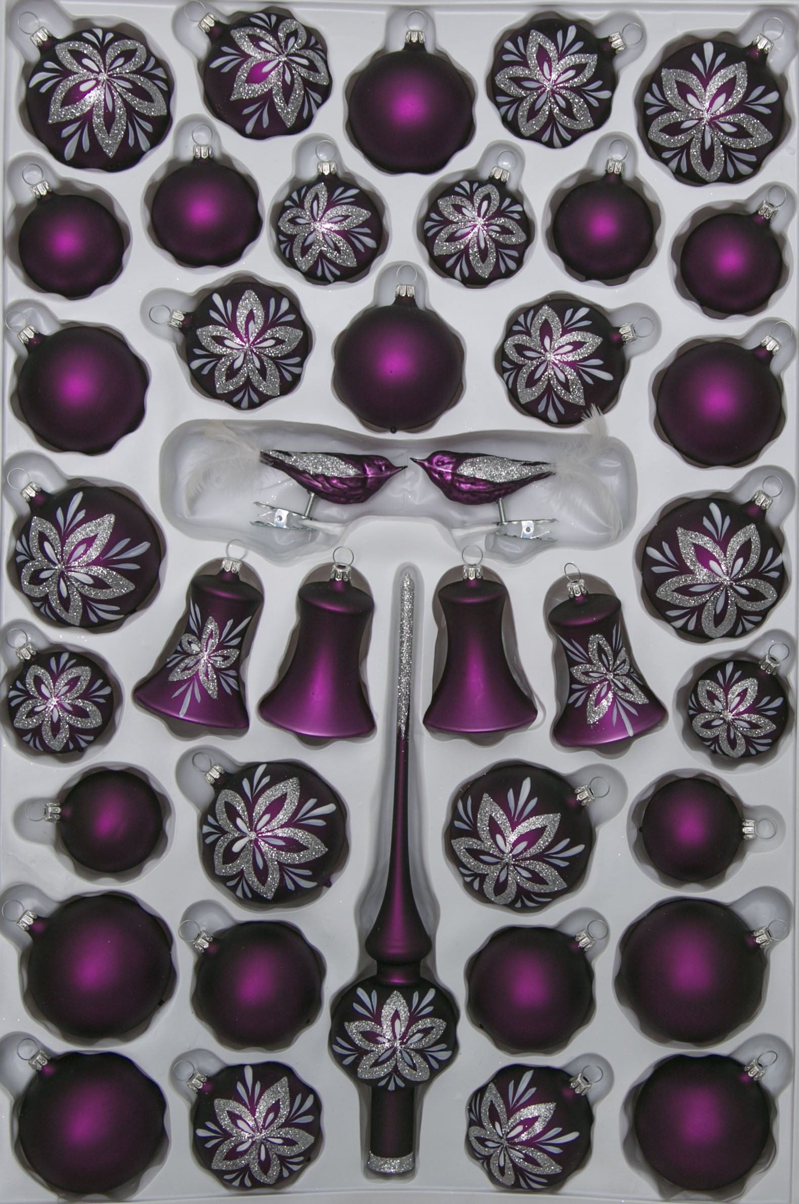 Lauschaer Glas Christbaumschmuck Sortiment mit klingenden Glocken lila matt mit Blumendekor 39 Teile Christbaumschmuck Weihnachtsbaumschmuck mundgeblasen, handdekoriert