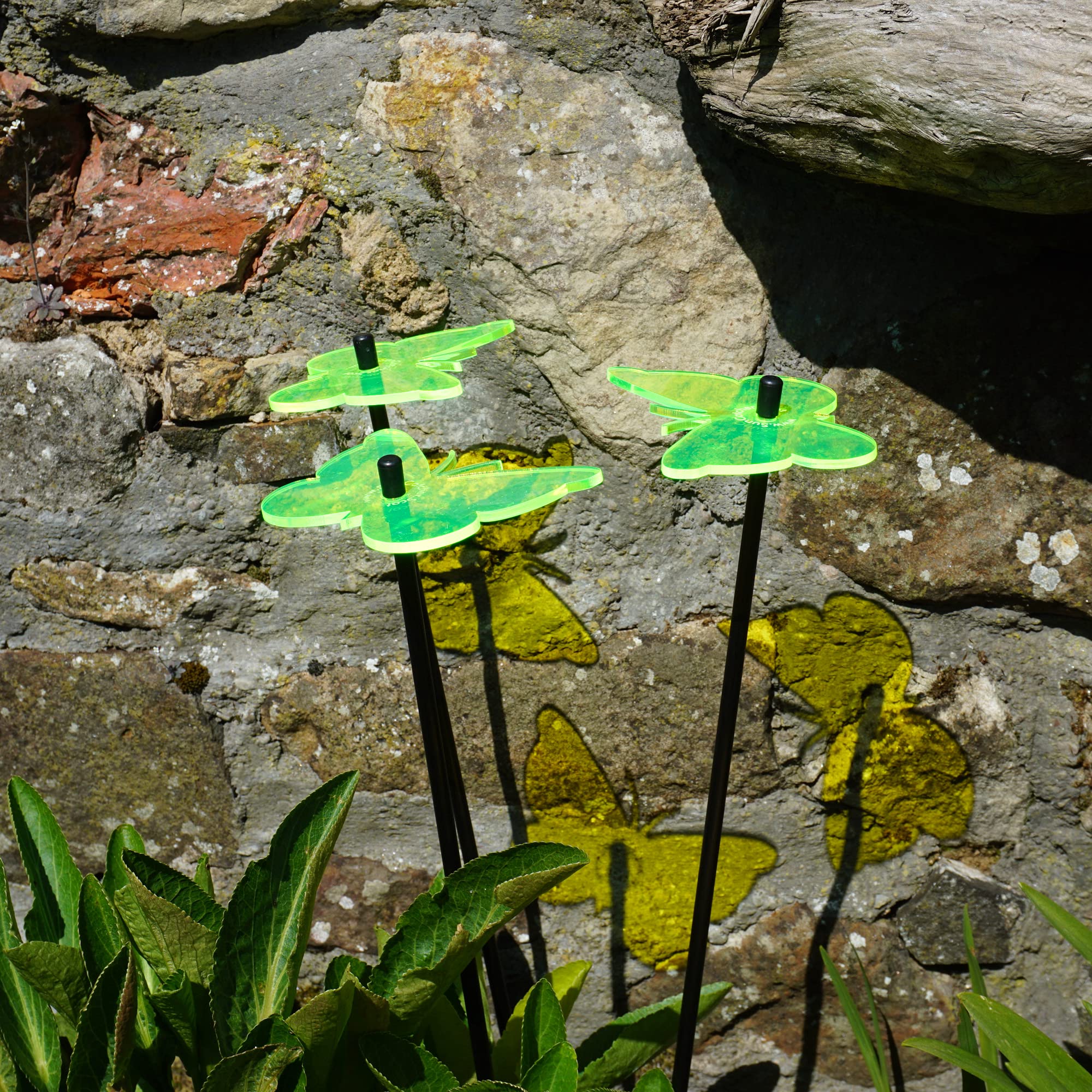 Sun Catcher Garden Decor Fluorescent Green Glowing Gatekeeper Butterfly, Set Of 3 Suncatcher Garden Decor Garden Stakes 50Cm, 19.7 Inch High Outdoor Yard Accessory, Fun Gardeners Gift, Colour: