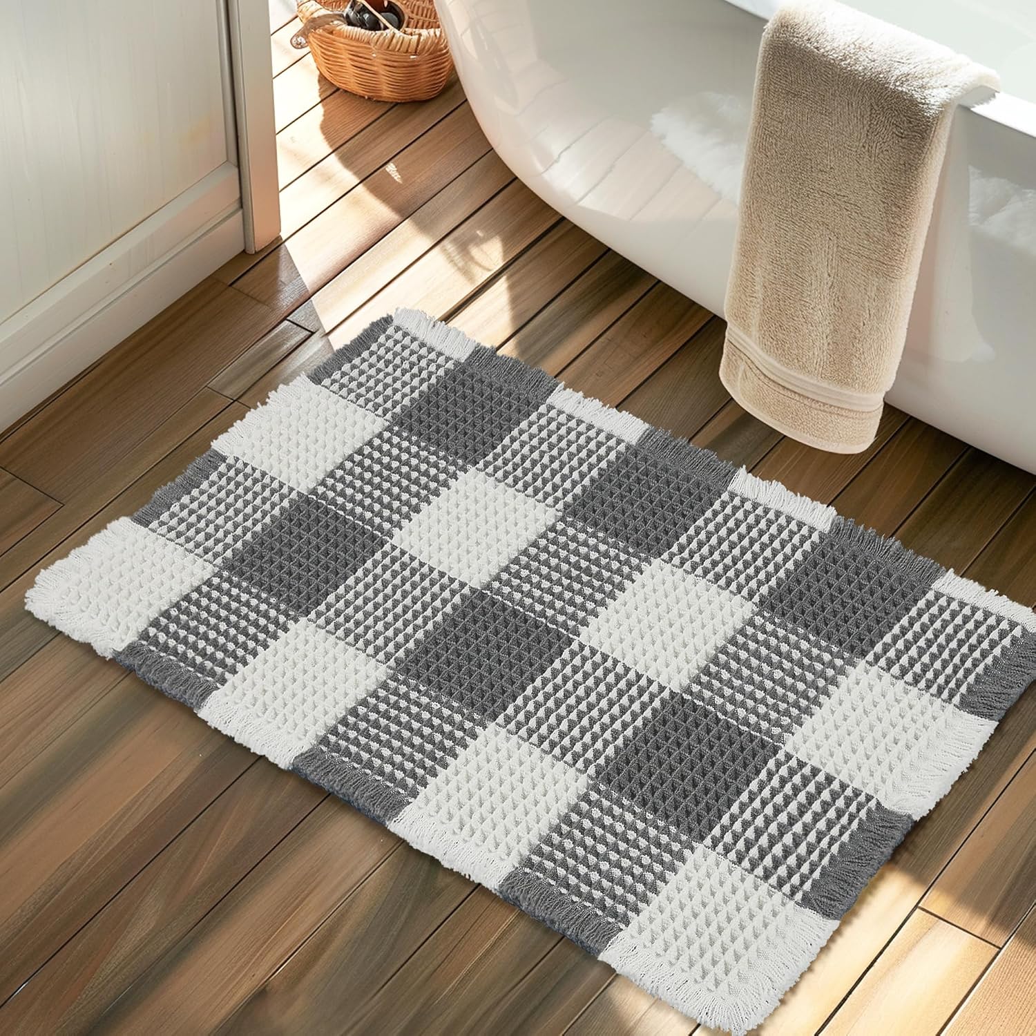 Arenarug Checkered Waffle Bath Mat, Super Absorbent Boho Farmhouse Bathroom Rugs Non Slip Washable, Ultra Soft Bath Rugs Mats with Tassels for Bathroom Floor, Grey White, 18"x30"