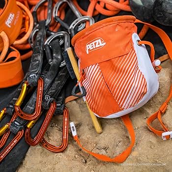 Amazon.com : SAKAPOCHE Ergonomic Chalk Bag with Pocket and Belt