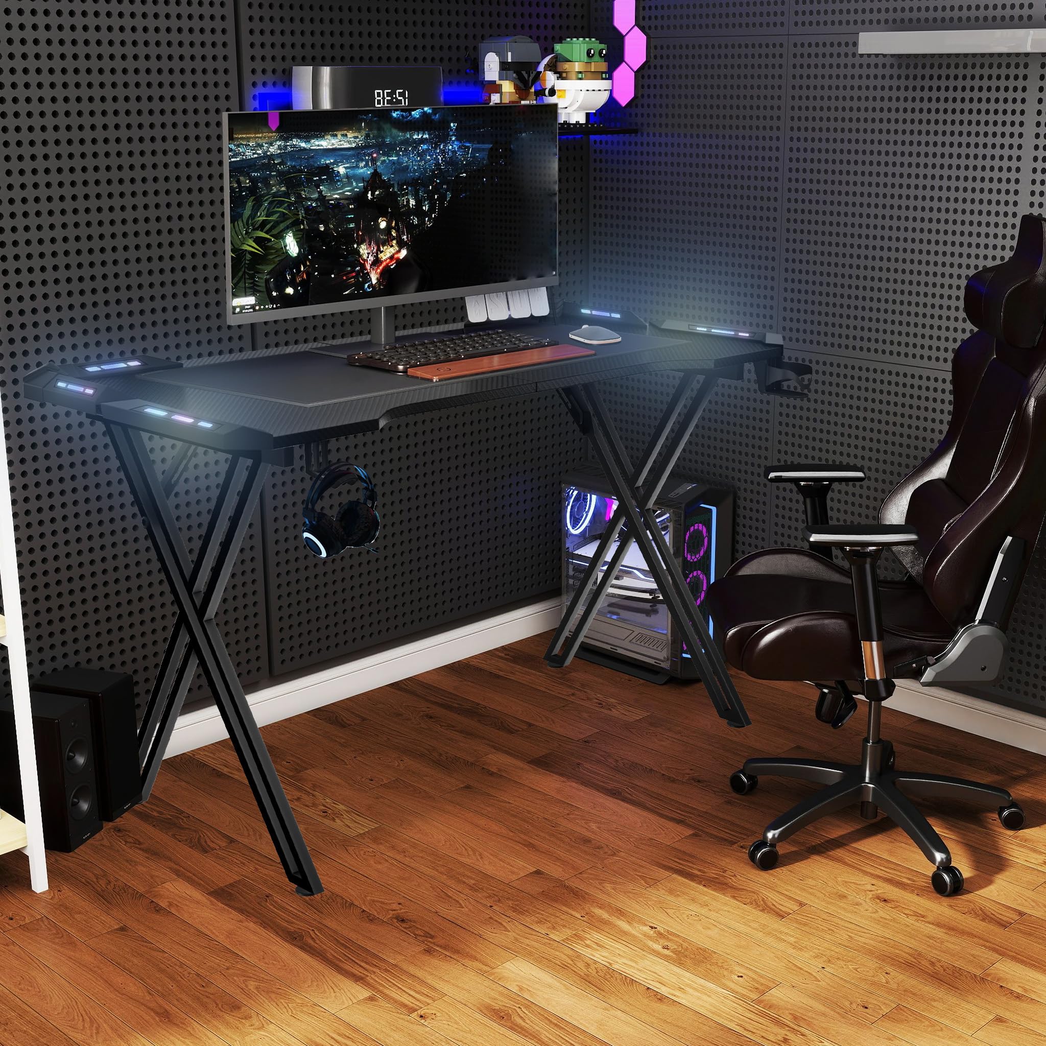 XMTECH 120 x 60 cm Gaming Schreibtisch, LED Gaming Tisch PC Tisch, X Rahmen mit Kohlefaseroberfläche Stabil, Gamer Tisch mit Getränkehalter und Kopfhörerhaken, Schwarz