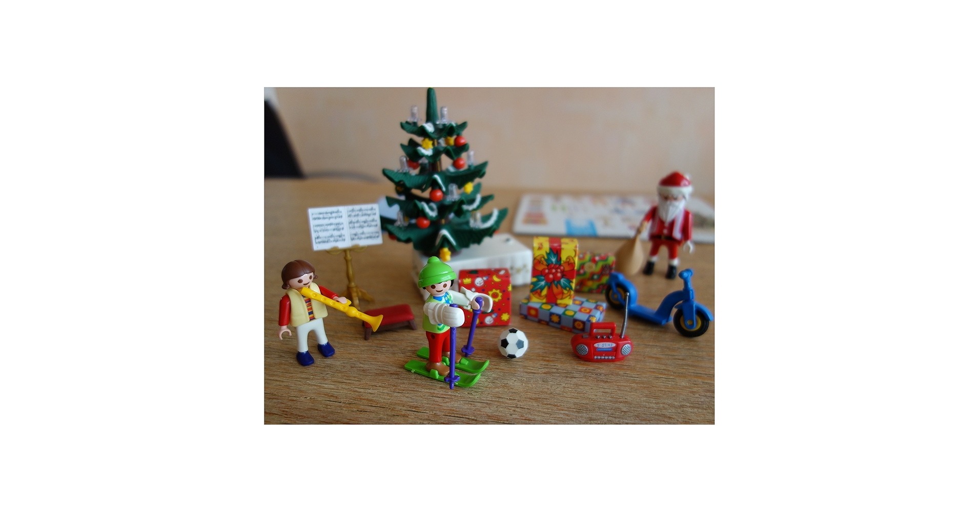 Amazon.co.jp: プレイモービル クリスマスルーム 3931 : おもちゃ