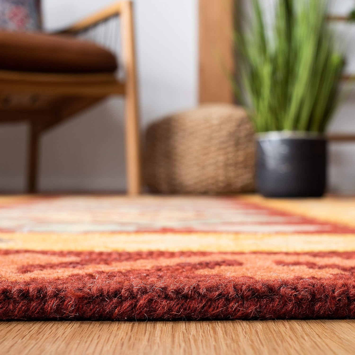 SAFAVIEH Aspen Collection Runner Rug - 2'3" x 7', Red & Gold, Handmade Boho Tribal Wool, Ideal for High Traffic Areas in Living Room, Bedroom (APN403Q)