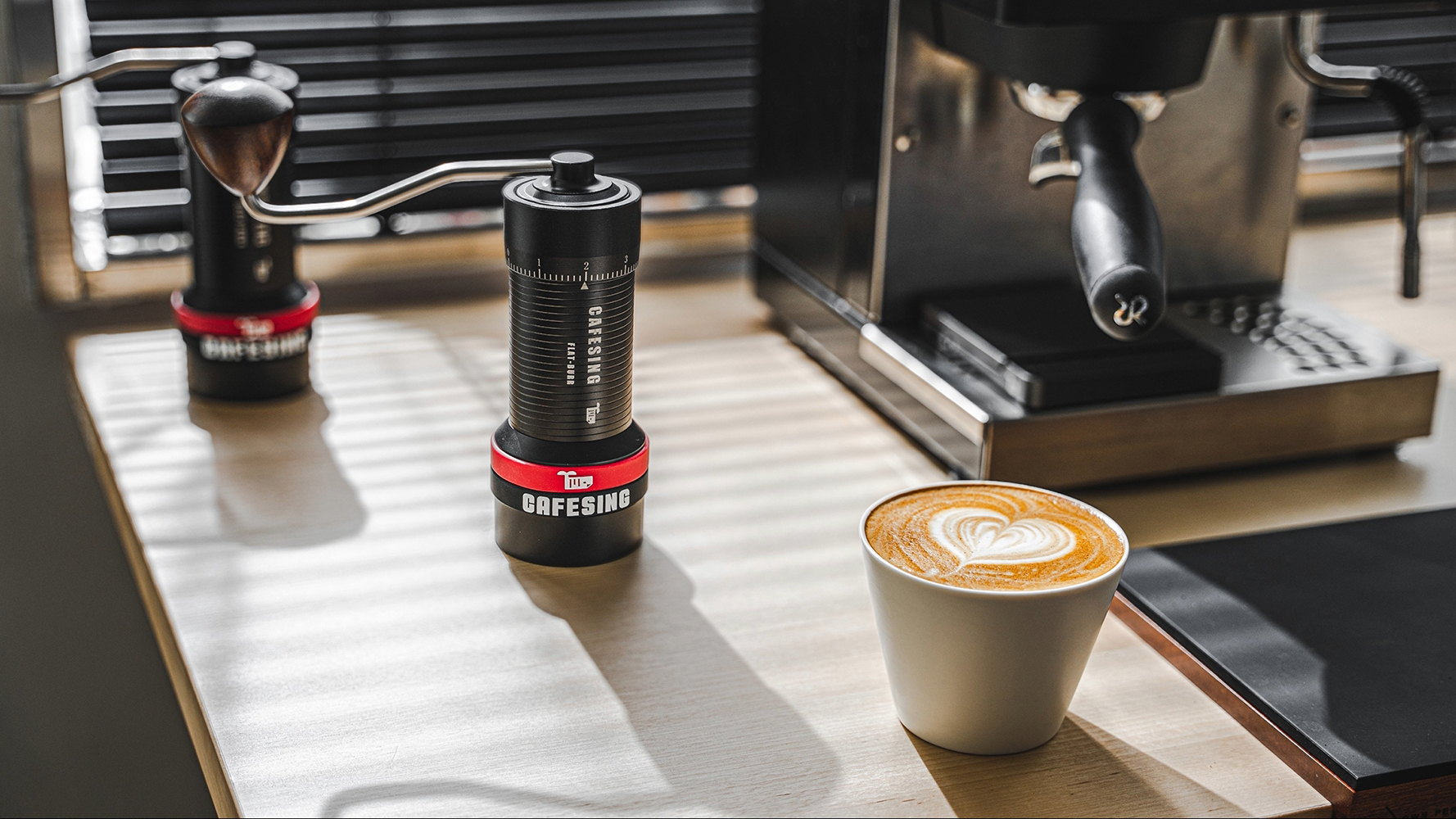 Amazon.com: CafeSing ORCA go Flat Burr Manual Coffee Grinder