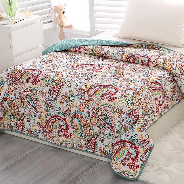 Qucover Single Bedspreads Quilted 150x200 cm Lightweight Warm Cotton Gorgeous Paisley Green and Red Pattern Quilted Throws for Bed