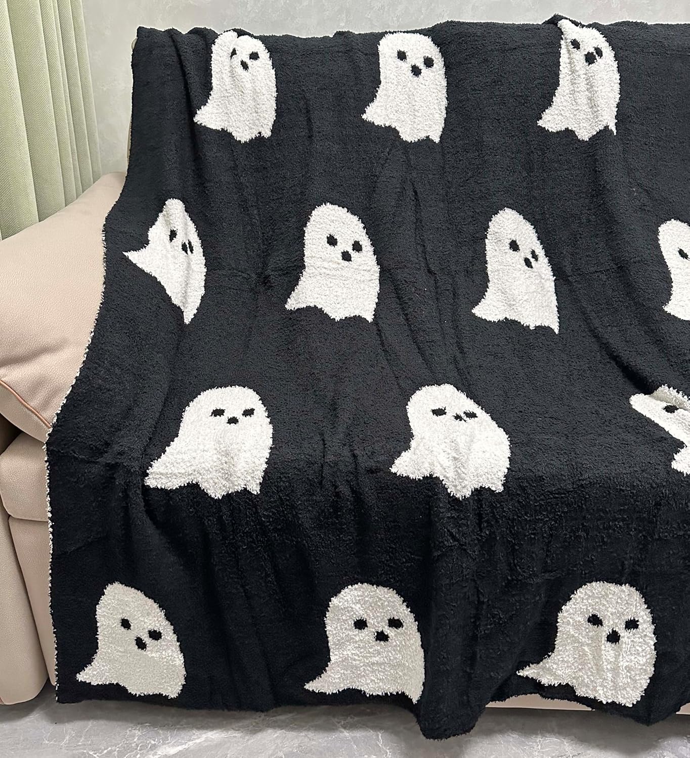Soft Ghost Throw Blanket Cute Funny Spooky Blanket Blanket Plush Fuzzy Reversible Blankets for Bed Sofa Couch Livingroom Chair Car Travel, 51"x63", Black