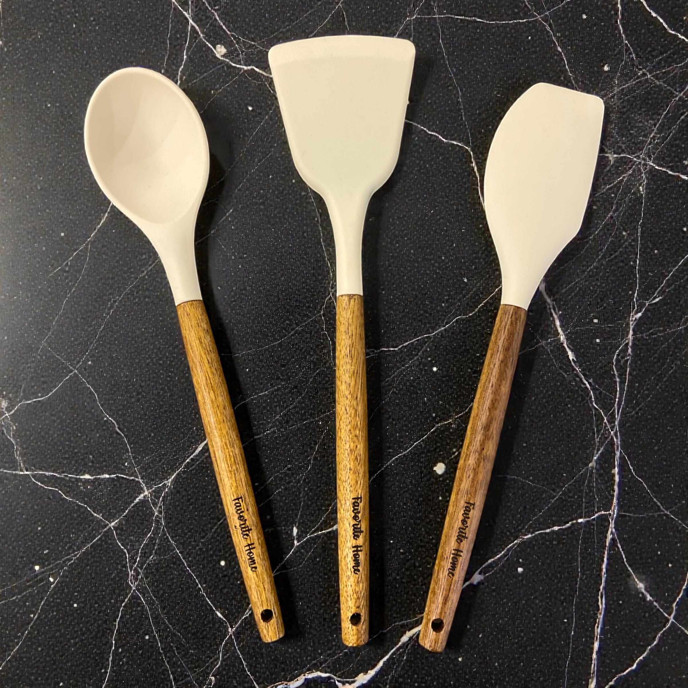 Ahşap Saplı 3'lü Silikon Mutfak Gereçleri Seti - Isıya Dayanıklı Yanmaz Yapışmaz Spatula ve Servis Kaşığı Takımı, Ergonomik Tasarım