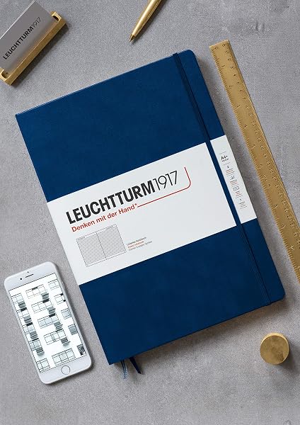 Le carnet Leuchtturm1917 master slim A4+ offre un design élégant et des fonctionnalités d'organisation avancées.