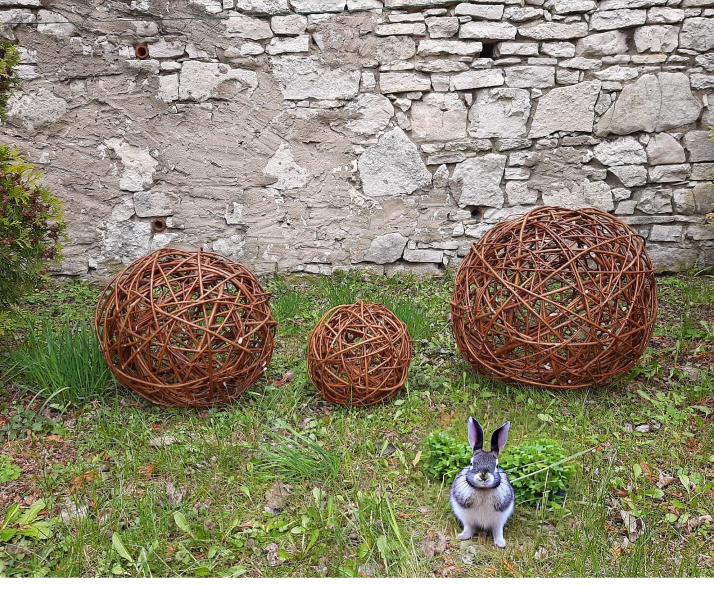 Weidenkugel, 50 cm, Gartenkugeln für Außen & Innen, Dekokugel aus geflochtener Weide in 3 Größen für Garten, Balkon und Terrasse