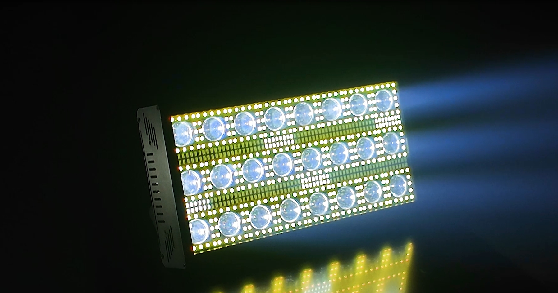 Amazon.co.jp: Betopper LF2405 300W 舞台照明マトリックスビーム