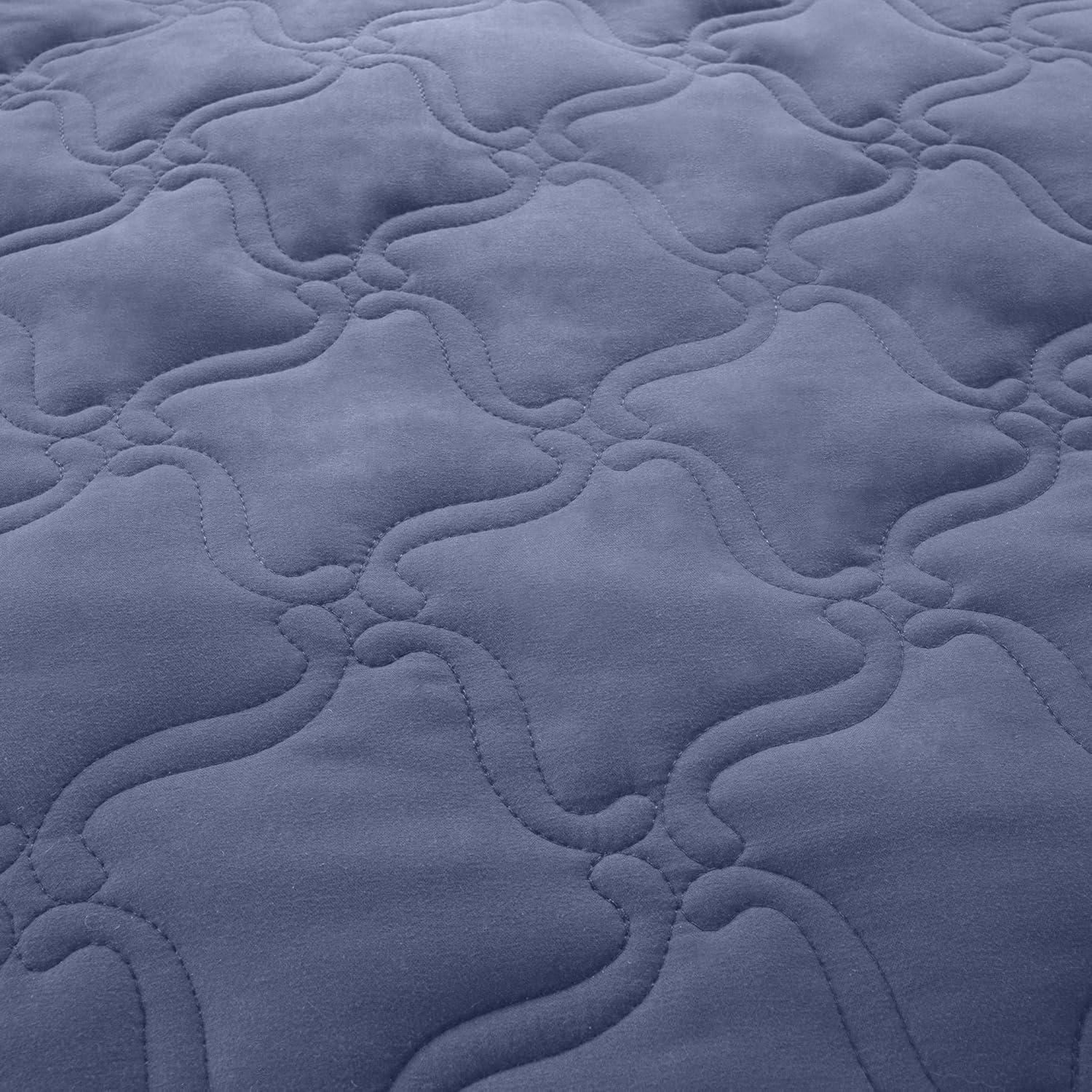 Solid Color Quilt by Lavish Home Full/Queen - Navy