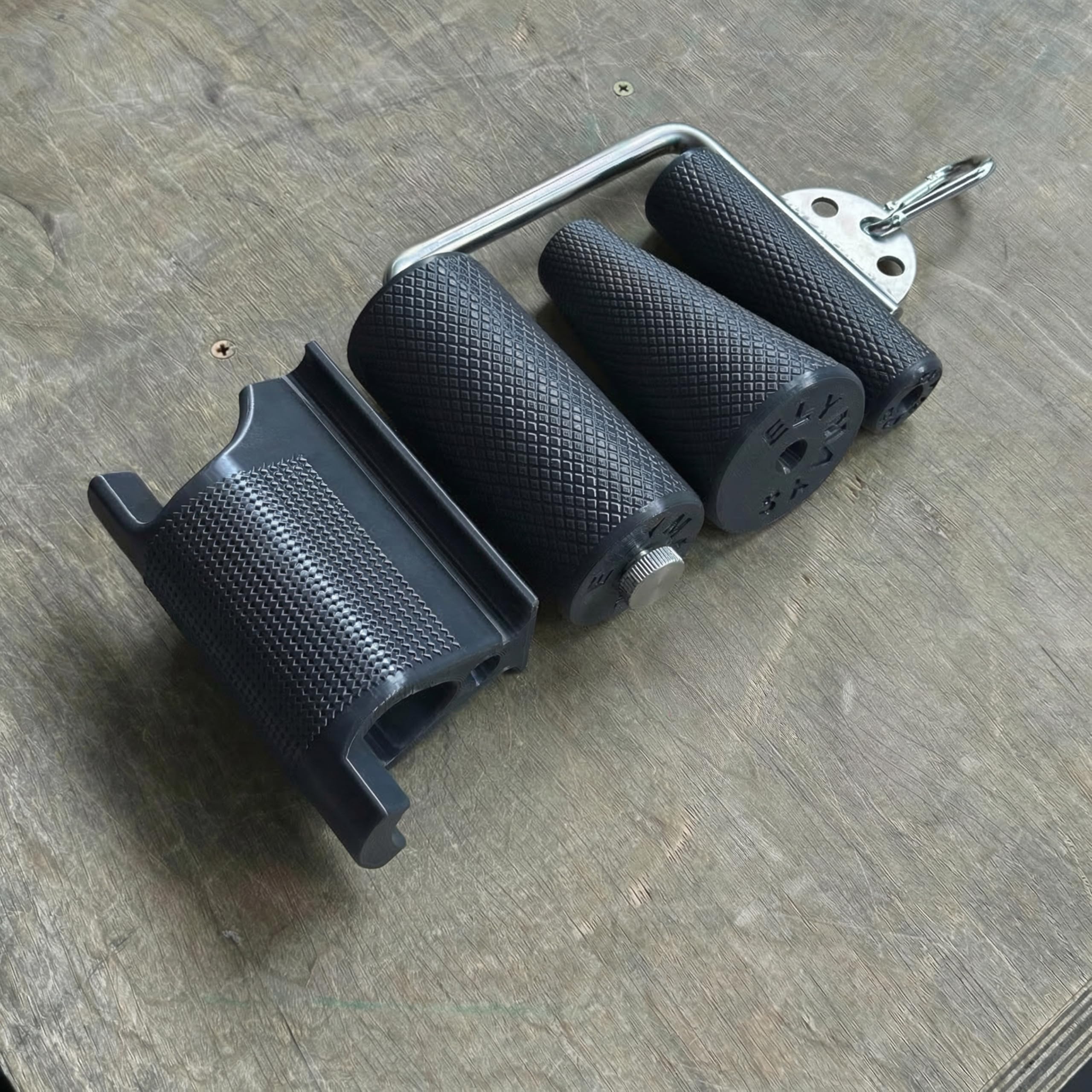 Arm Wrestling Griffset - Griffkrafttrainer mit Metallhalterung, 4 Aufsätze zur Stärkung von Handgelenk, Unterarm und Finger