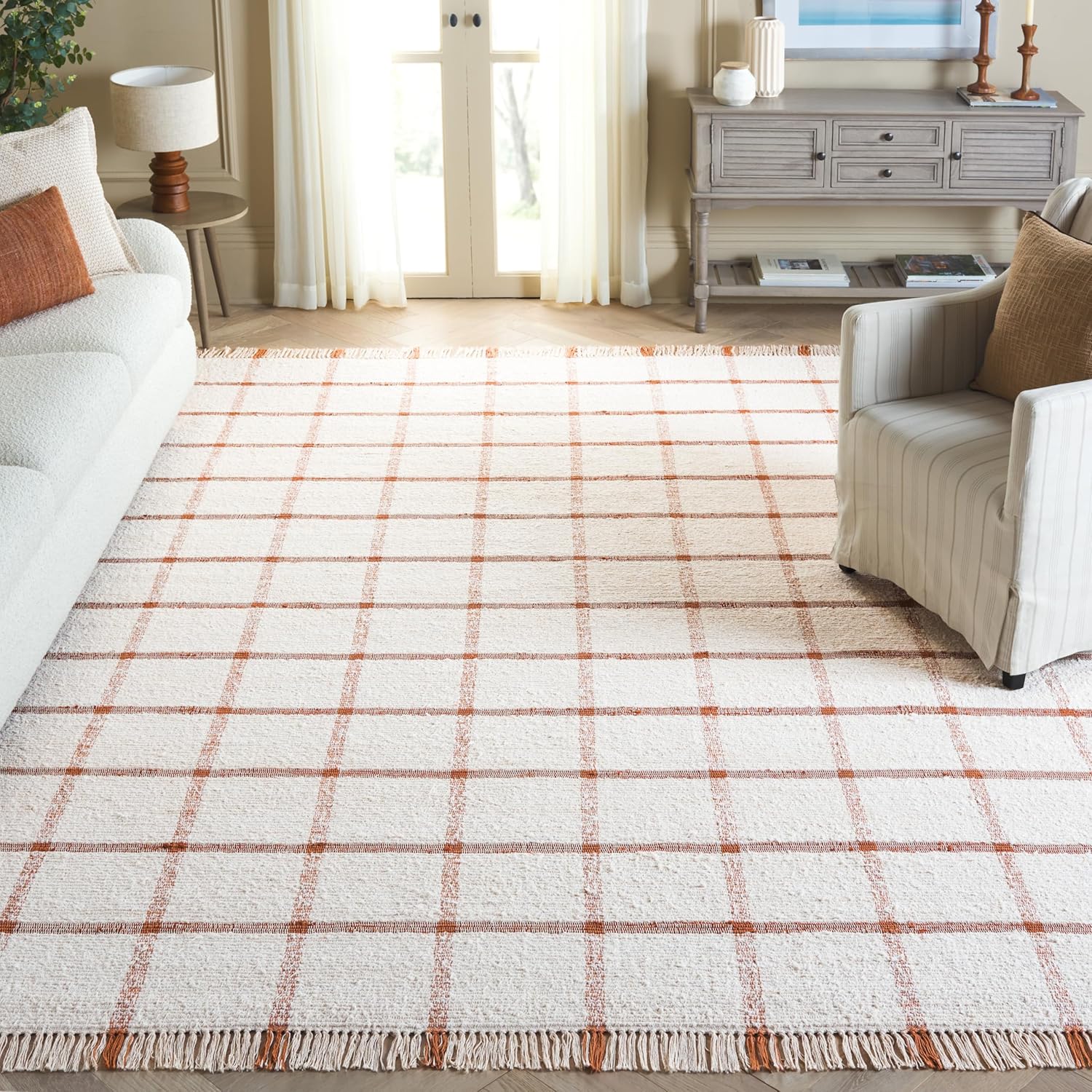 SAFAVIEH Montauk Collection Area Rug 6' x 9', Ivory