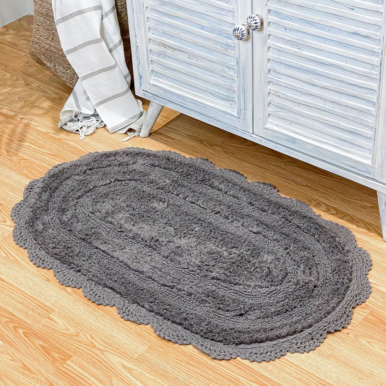 Chardin home Griffin Grey Crochet Bathrug, 100% Cotton Oval bathmat with artisanally Handcrafted Crochet Border, 24x40 Inch, Large Rug, Perfect for Half Baths, Powder Rooms, bathrooms