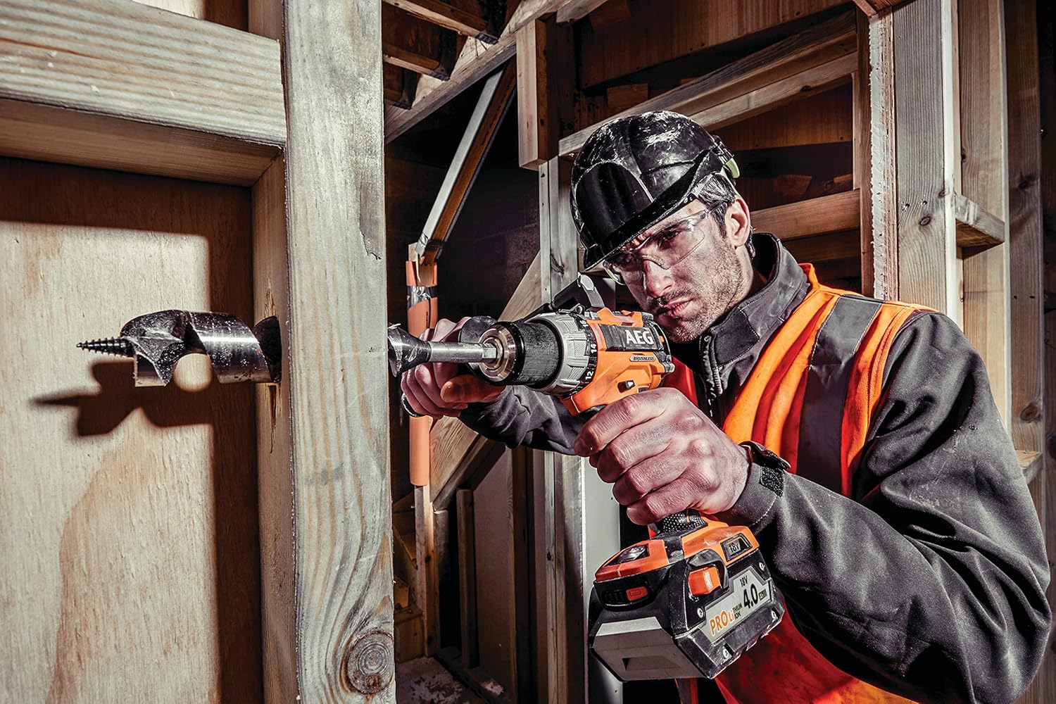 AEG Compact hammer drill 18V 13 mm. 2vel - 2 bat x 4.0Ah, 65Nm