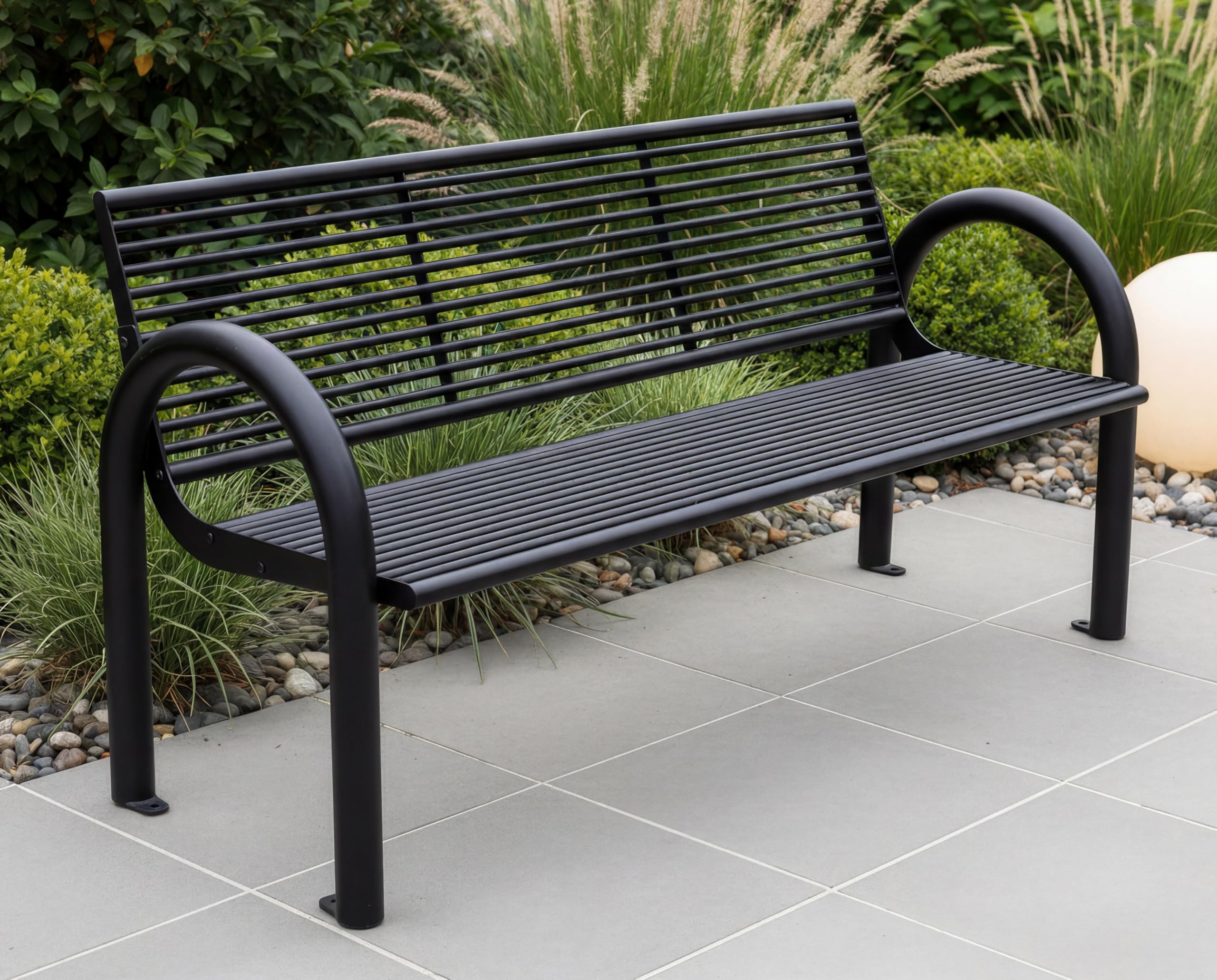 MATERIUM® Gartenbank Metall Schwarz - extra stabile Bank aus Metall mit 150 cm Sitzbreite, wetterfest & widerstandsfähig - hochwertige Sitzbank aus Stahl mit edler Pulverbeschichtung (Schwarz Matt)