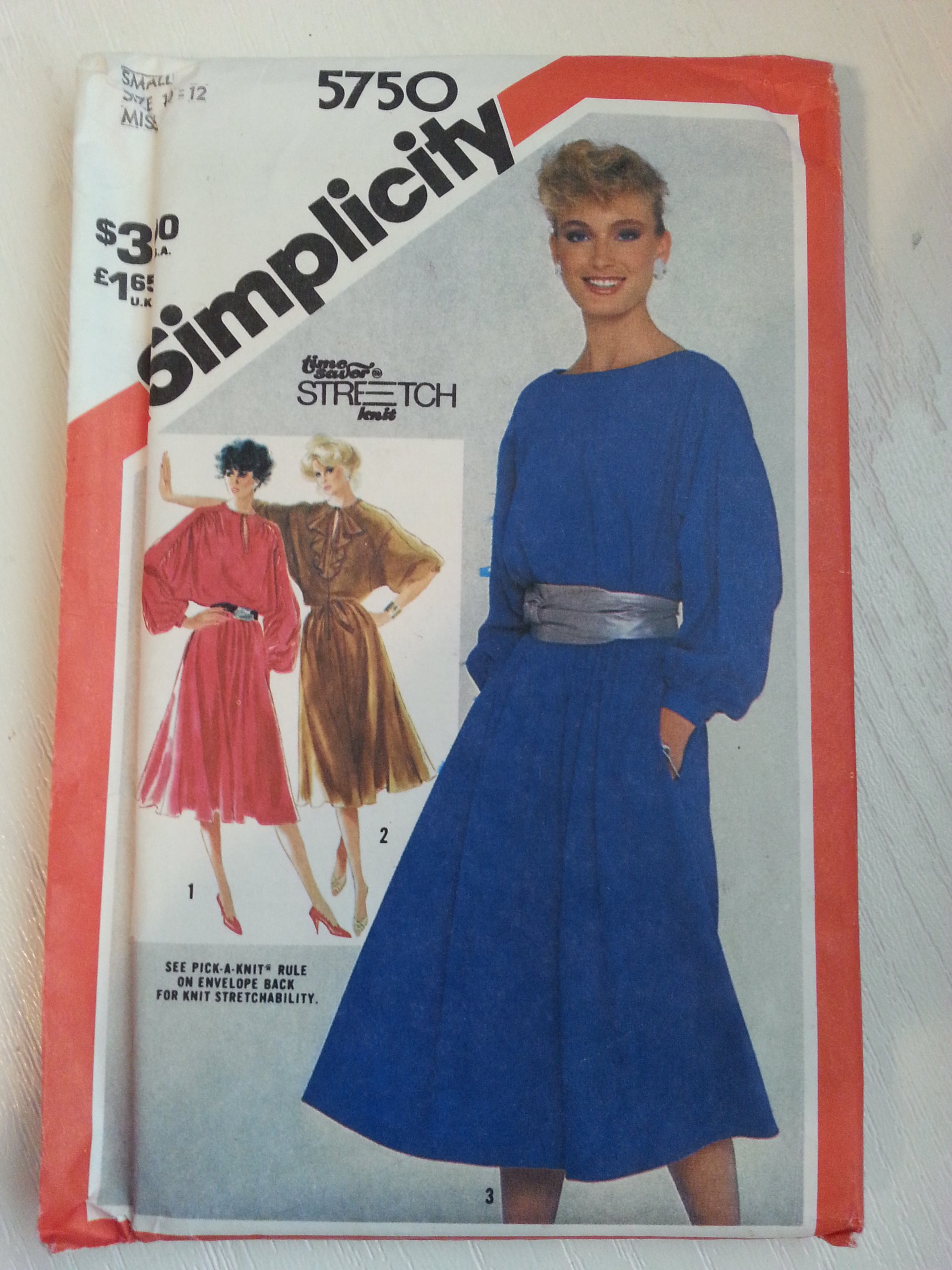 Patron couture Simplicity 5750 robe stretch coupe ajustée taille Small 10-12