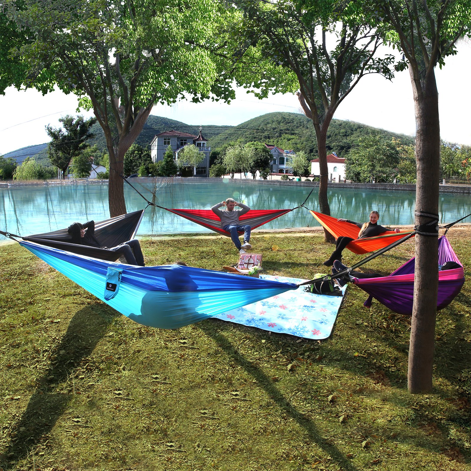 SONGMICS GDC20GN Amaca da Campeggio, Capacità di Carico 300 kg, Provata dal TÜV, con Cinghie Multi-Anello e Moschettoni, ad Asciugatura Rapida, Traspirante, Verde Frutta/Verde Scuro, 60 x 40 x 30 cm