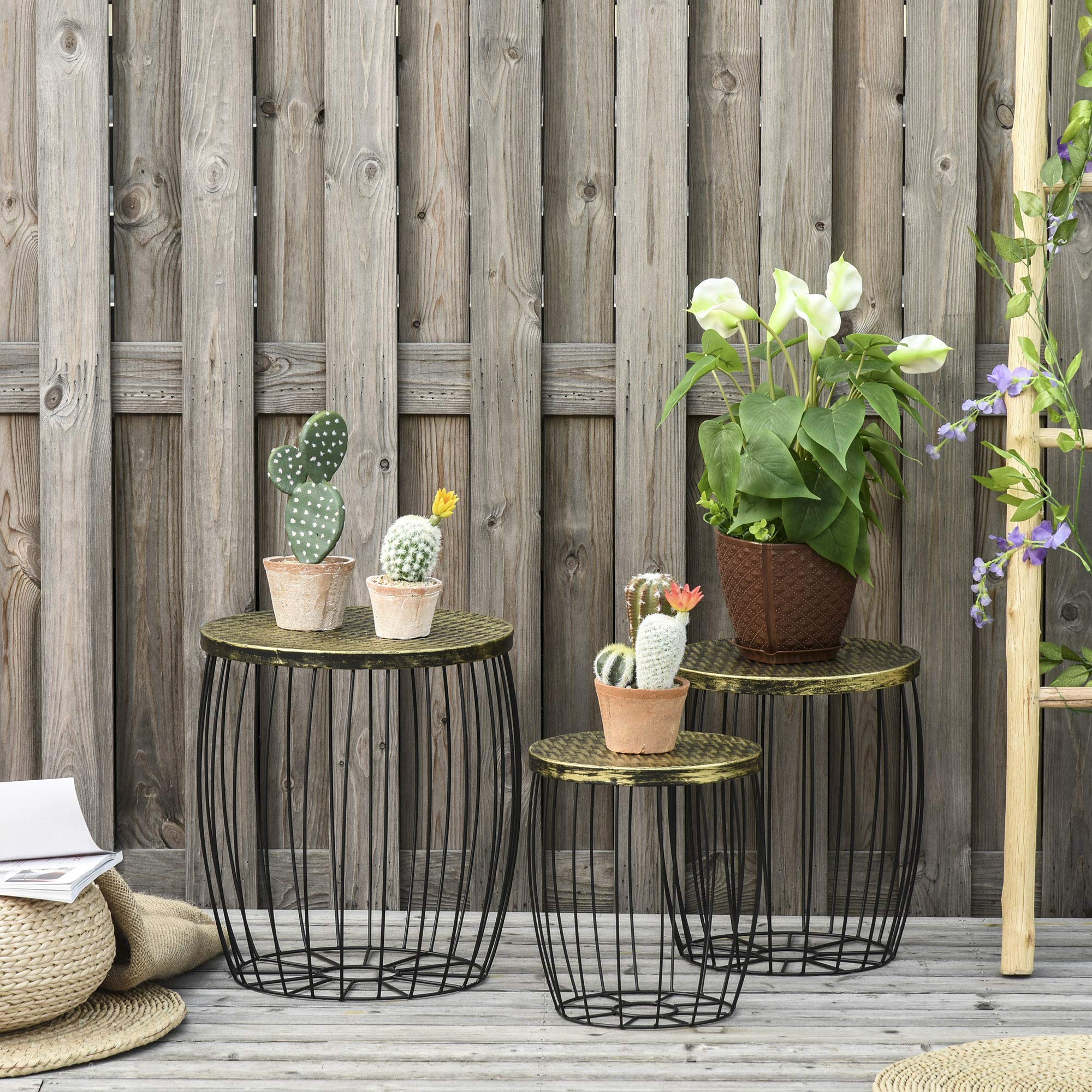 Outsunny Set di 3 Tavolini da Giardino Impilabili, Arredamento da Esterno Stile Industriale in Metallo Nero