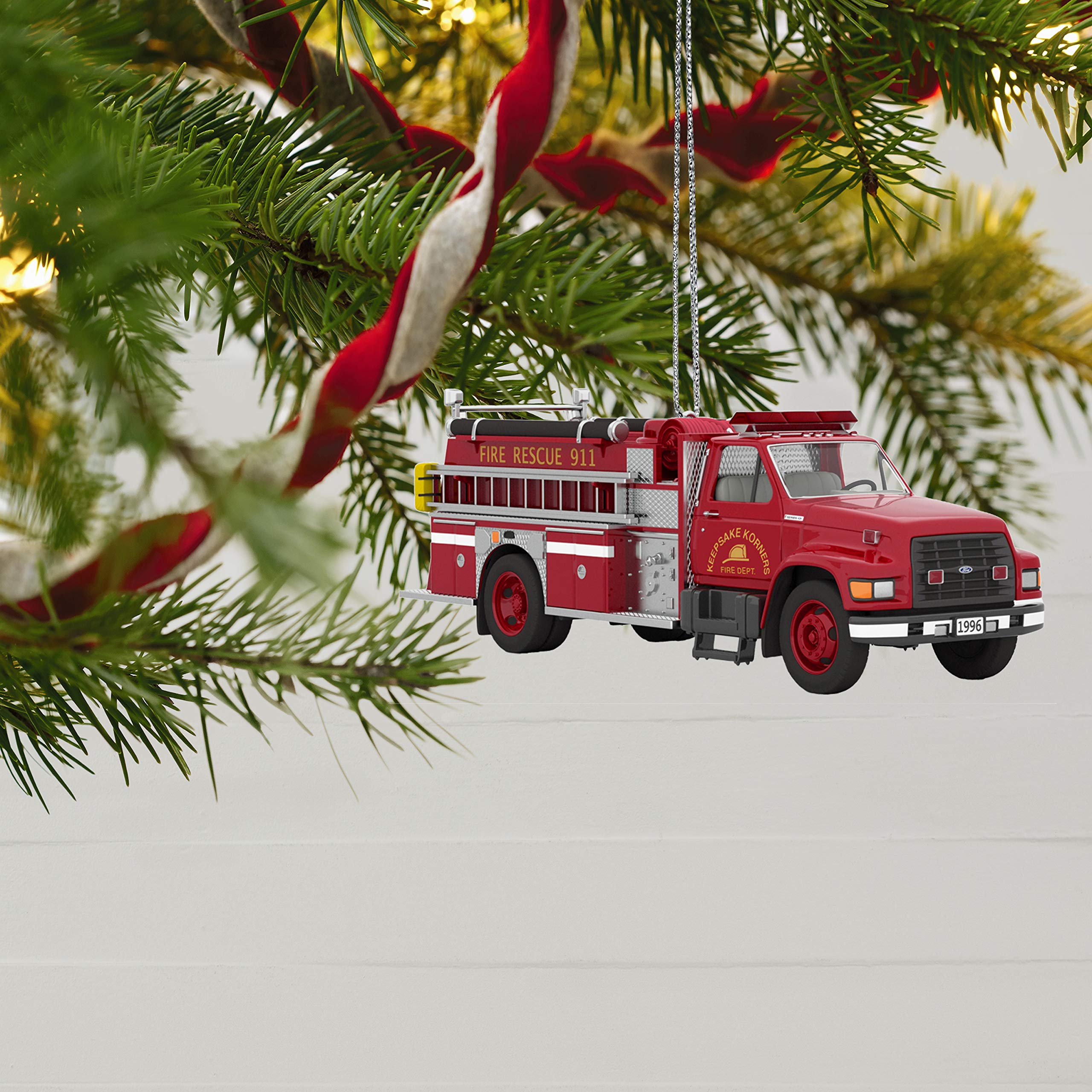 Amazon.co.jp: Hallmark 記念品クリスマスオーナメント 2020年 消防隊