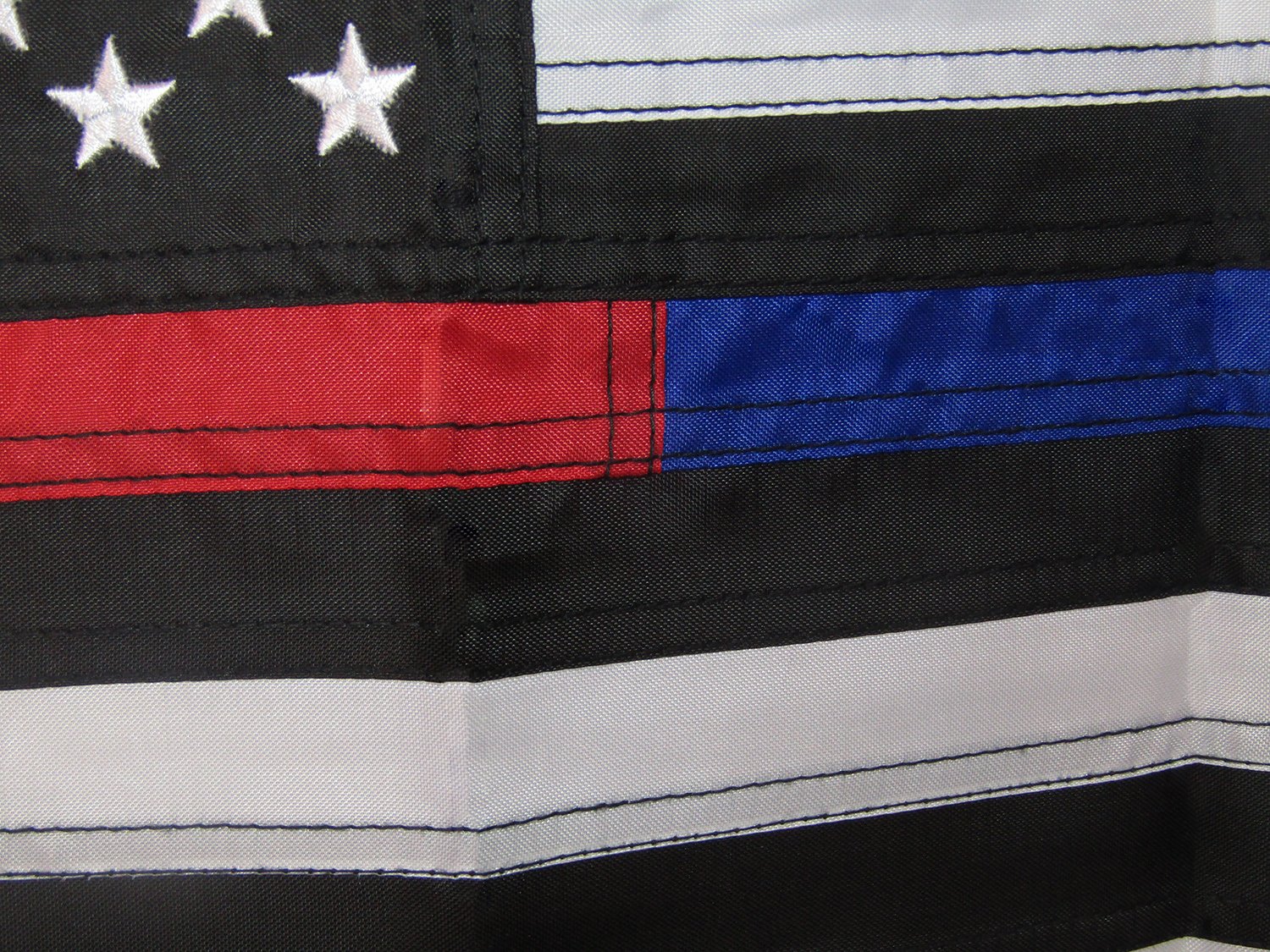 AES USA 'Thin Red Line' Flagge | 30,5x45,7 Cm Aus 220D Nylon | Bestickt & Doppelt Genäht | UV-beständig Für Innen & Außen