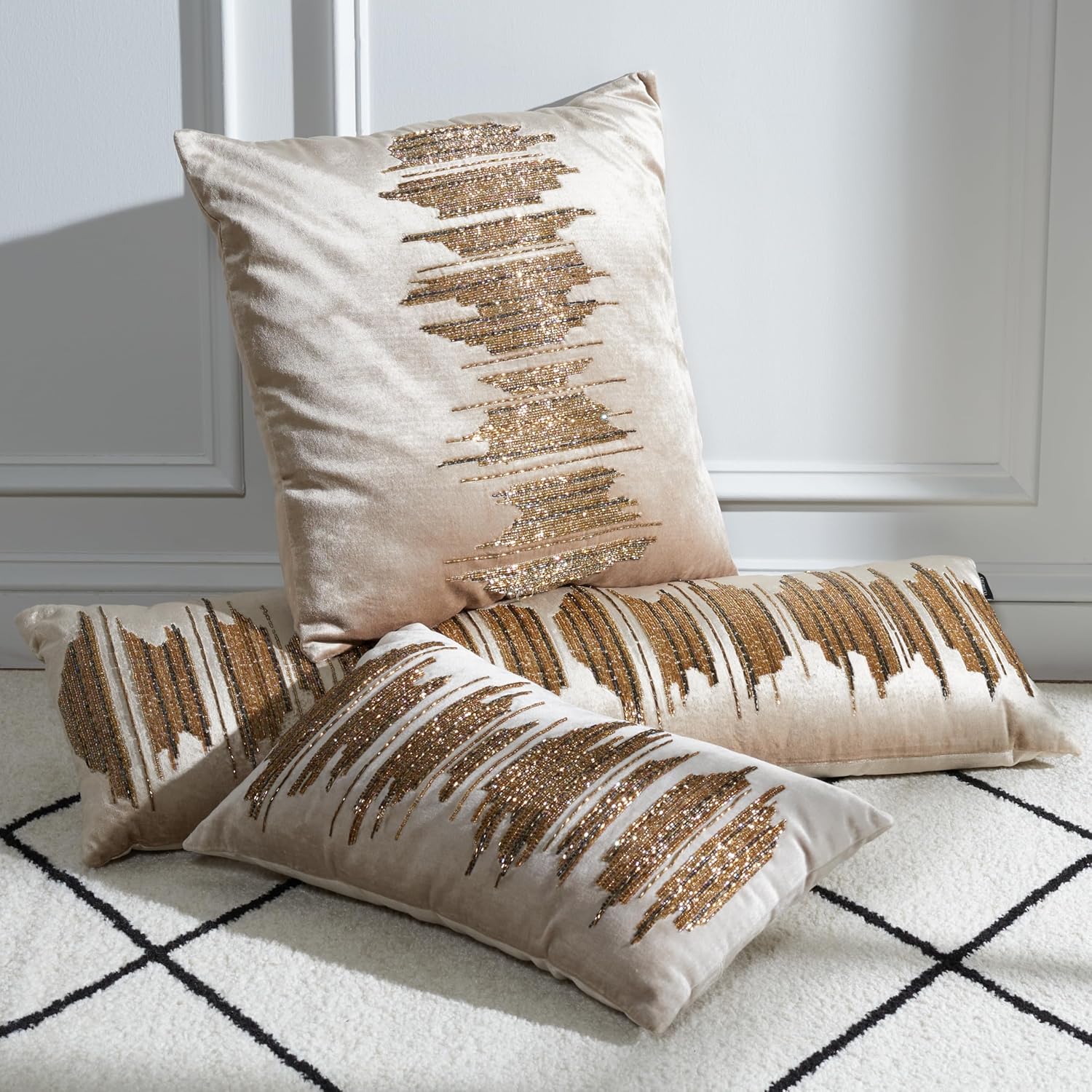 SAFAVIEH Deston Darling Pillow