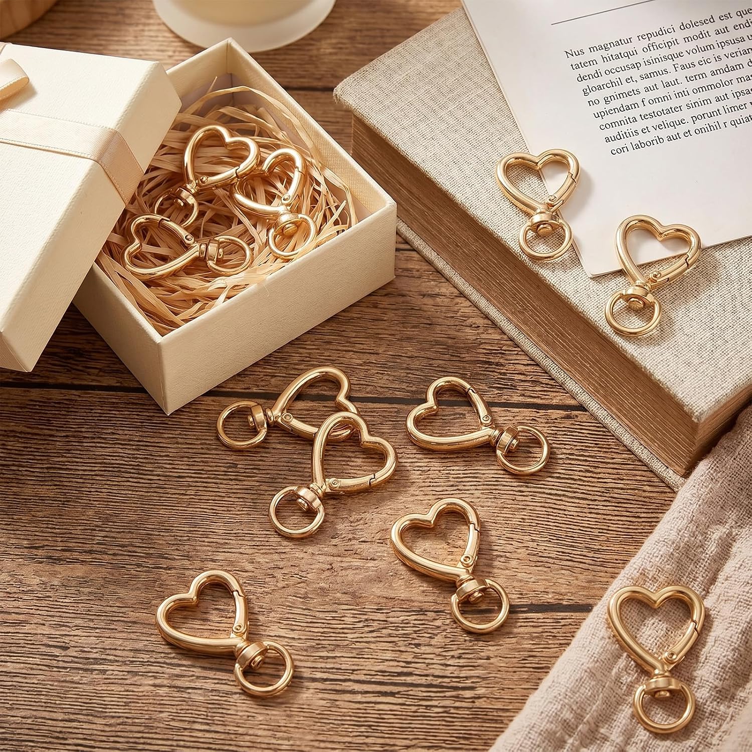 100 Pcs Heart Keychains Clip Gold Metal Heart Keychain Clips Bulk with Swivel Spring Snap Hooks, Zinc Alloy Hearts Lobster Claw Clasps for DIY Crafts, Bag, Pet Collar, Lanyard Making