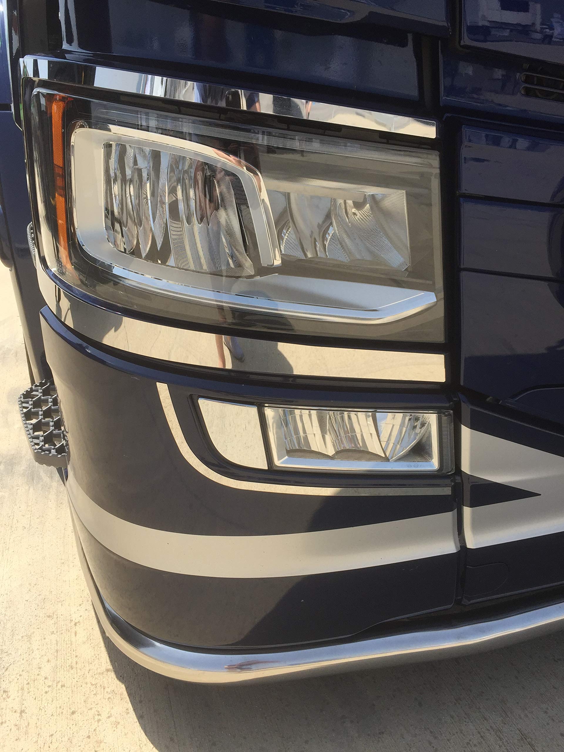 24/7Auto 2 decorazioni in acciaio inossidabile per fari anteriori + 2 decorazioni per fendinebbia per camion Scania serie S/R 2016+